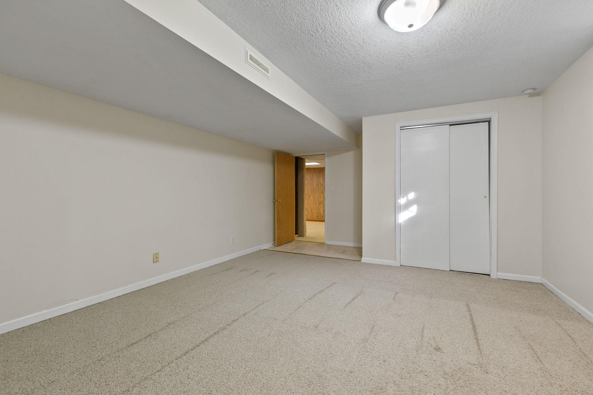 1382 Lakeside Circle