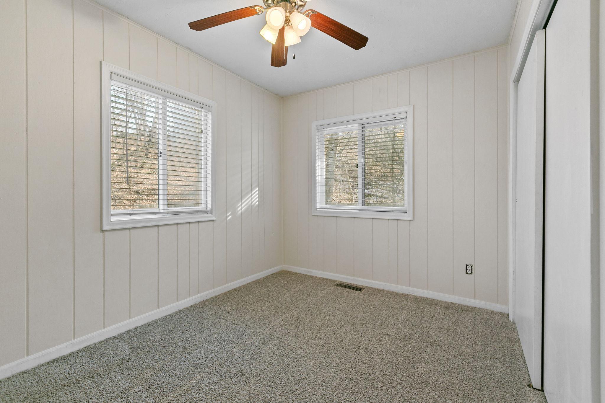 1382 Lakeside Circle