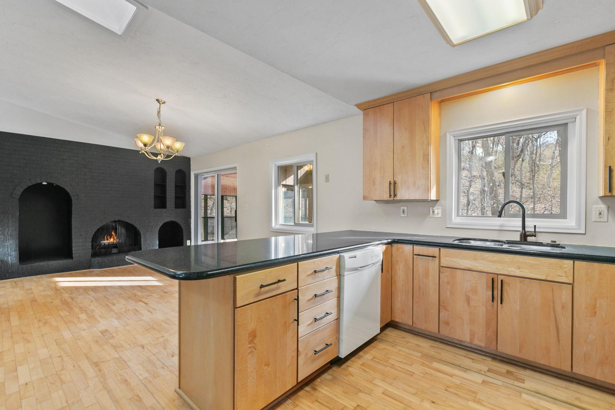 1382 Lakeside Circle