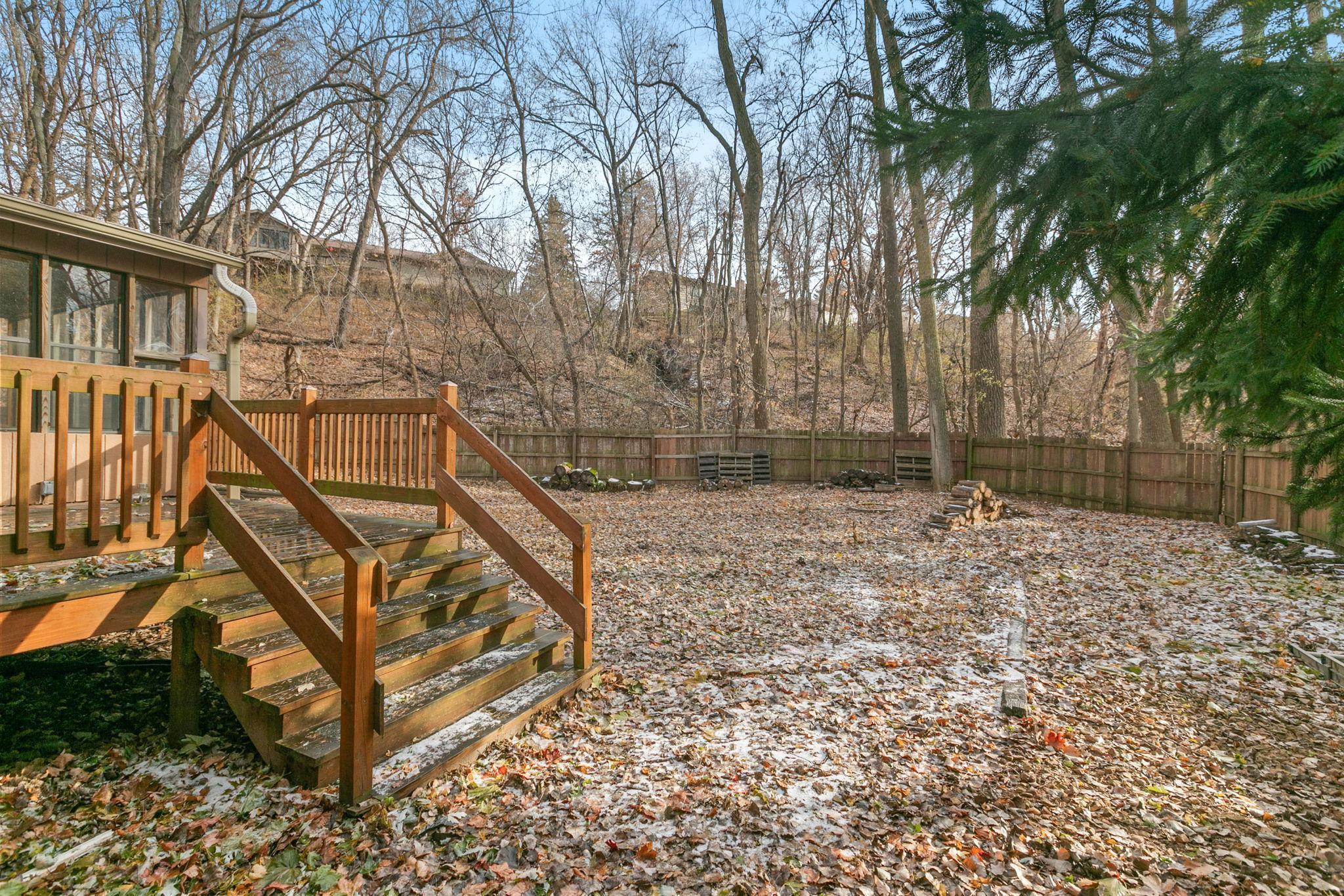1382 Lakeside Circle