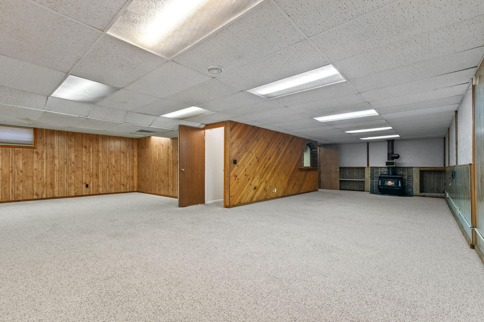 1382 Lakeside Circle