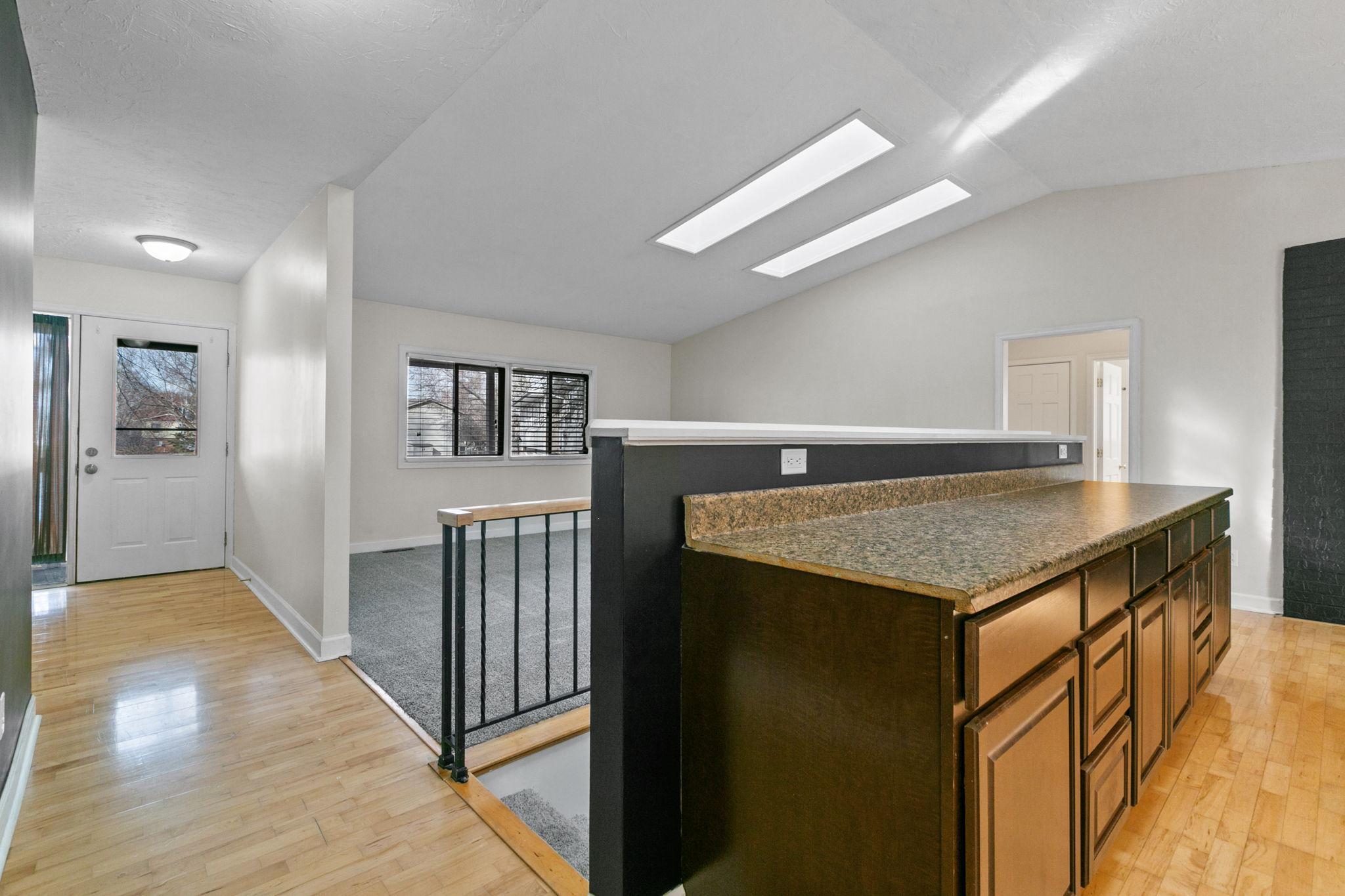 1382 Lakeside Circle