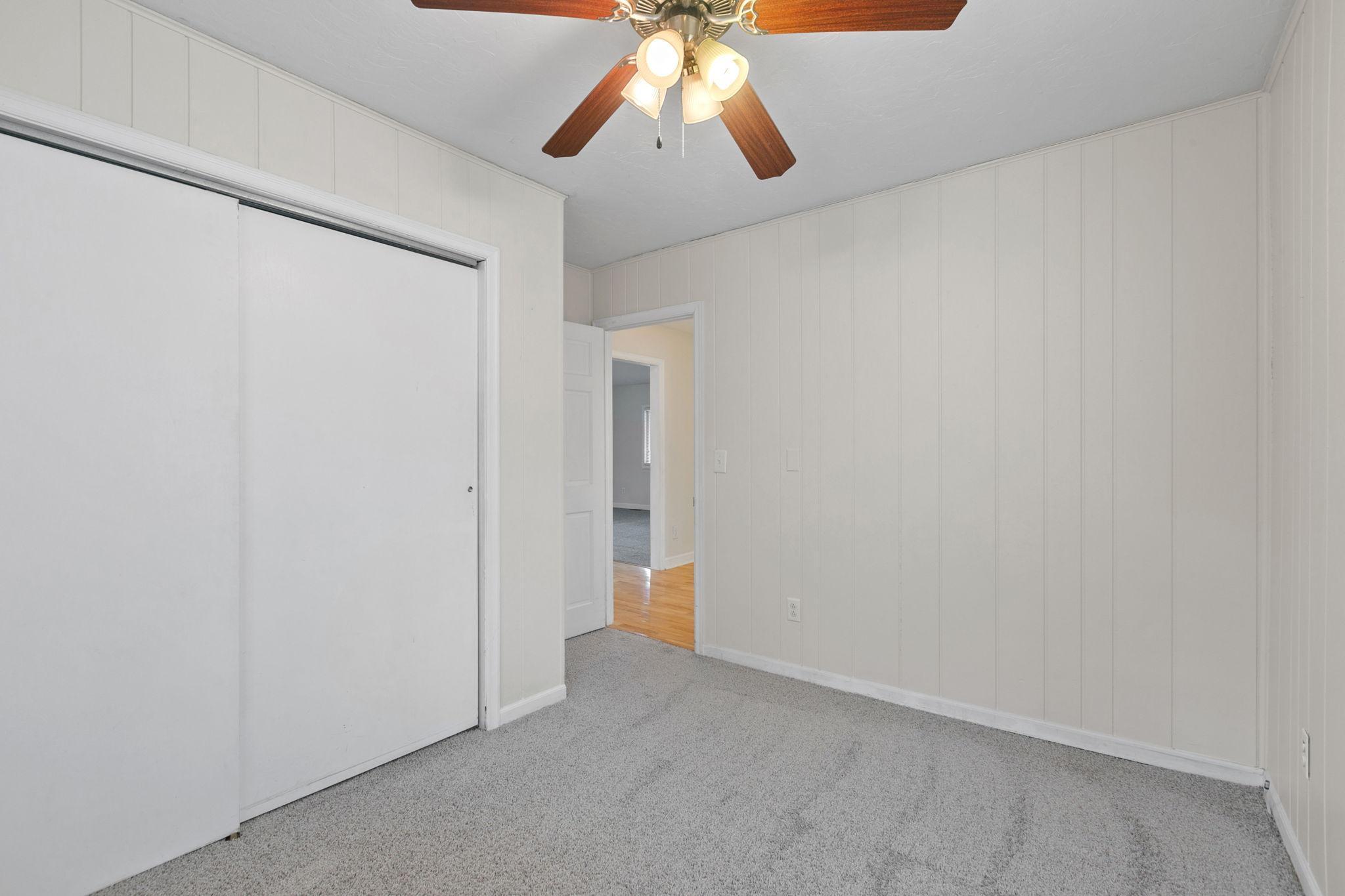 1382 Lakeside Circle