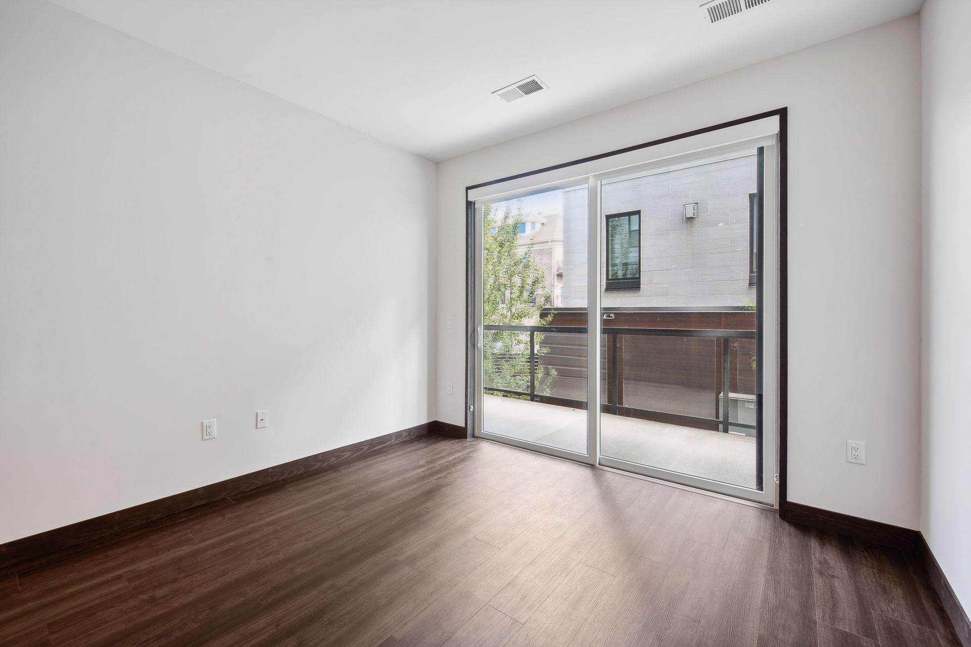 253 Lake Street E Unit: 204