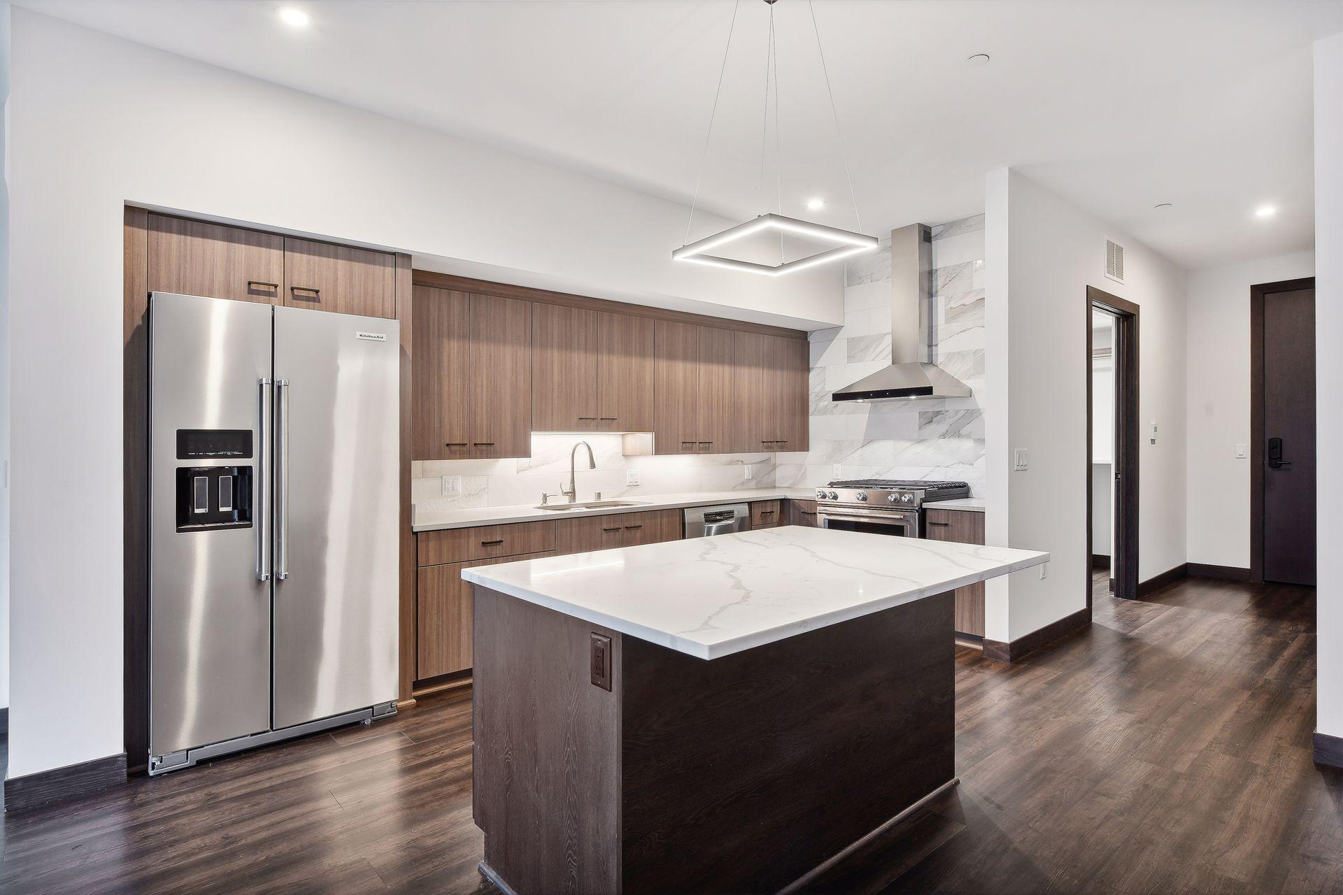 253 Lake Street E Unit: 204