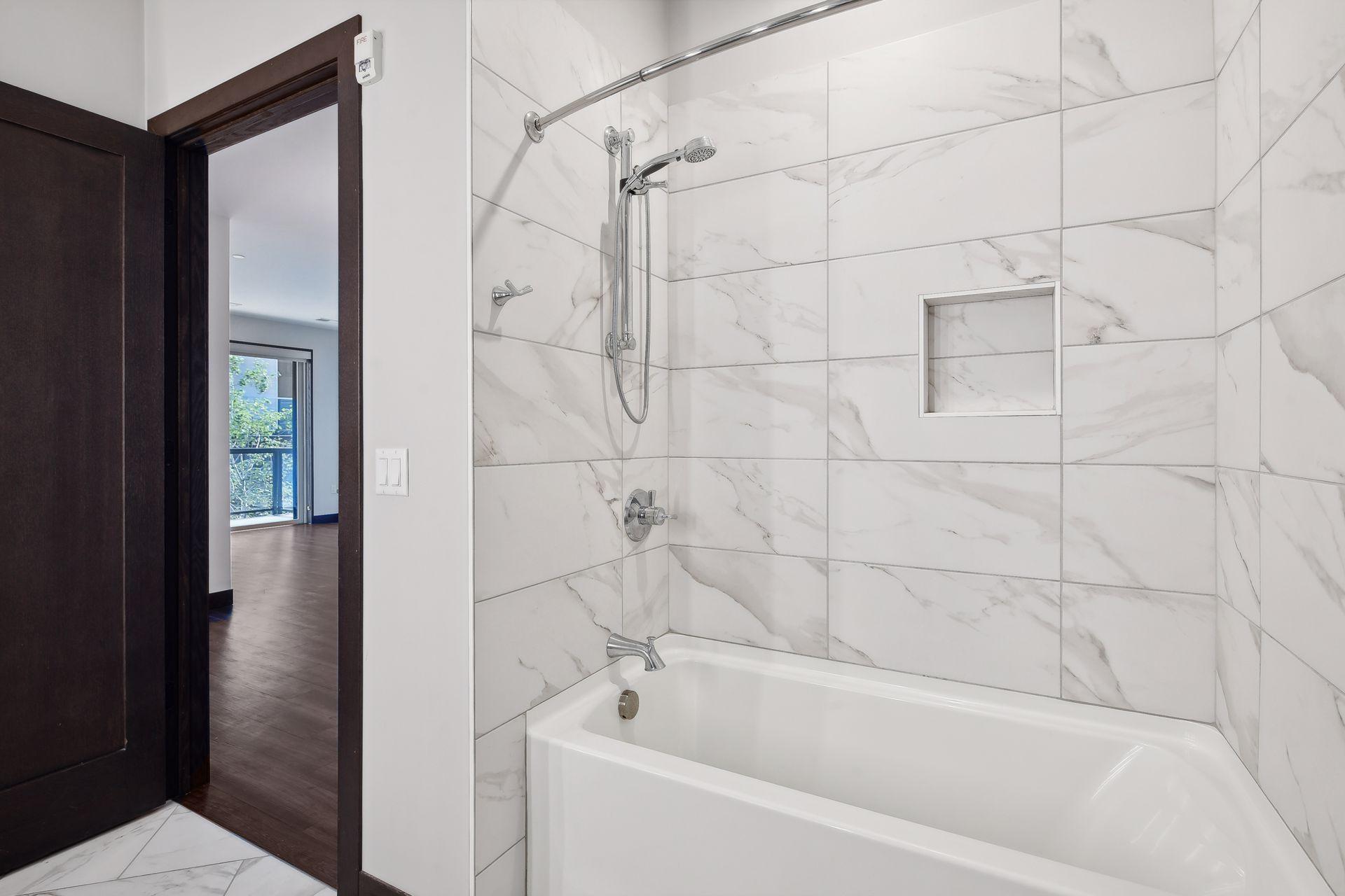 253 Lake Street E Unit: 204