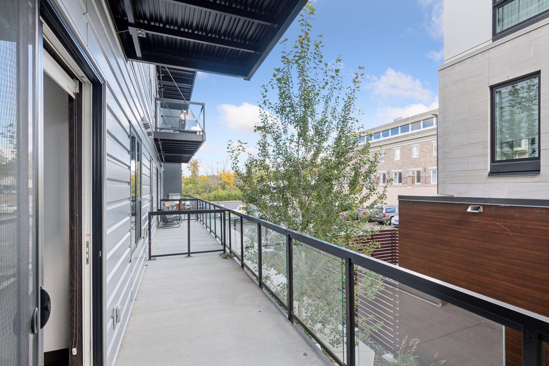 253 Lake Street E Unit: 204