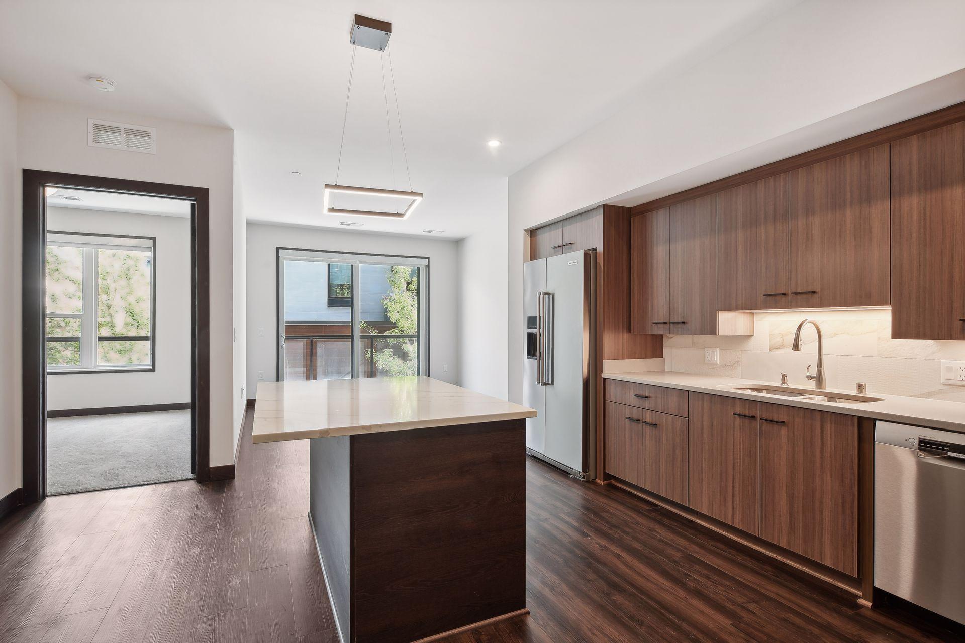 253 Lake Street E Unit: 204