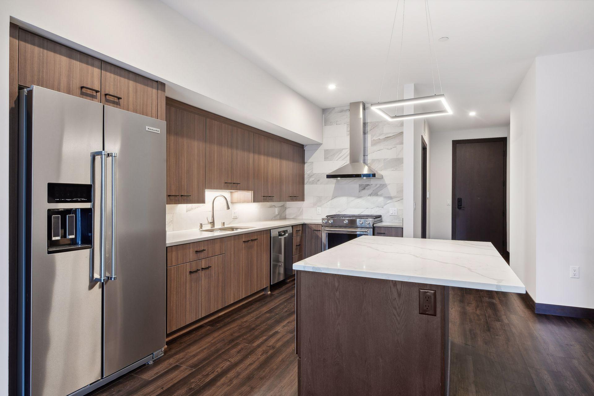 253 Lake Street E Unit: 204