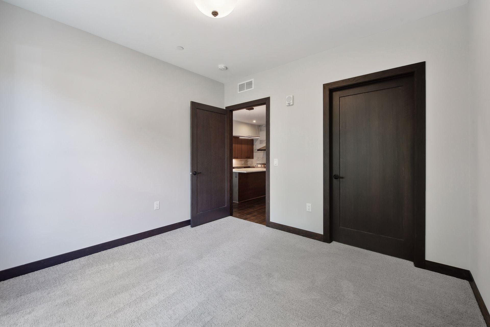 253 Lake Street E Unit: 204