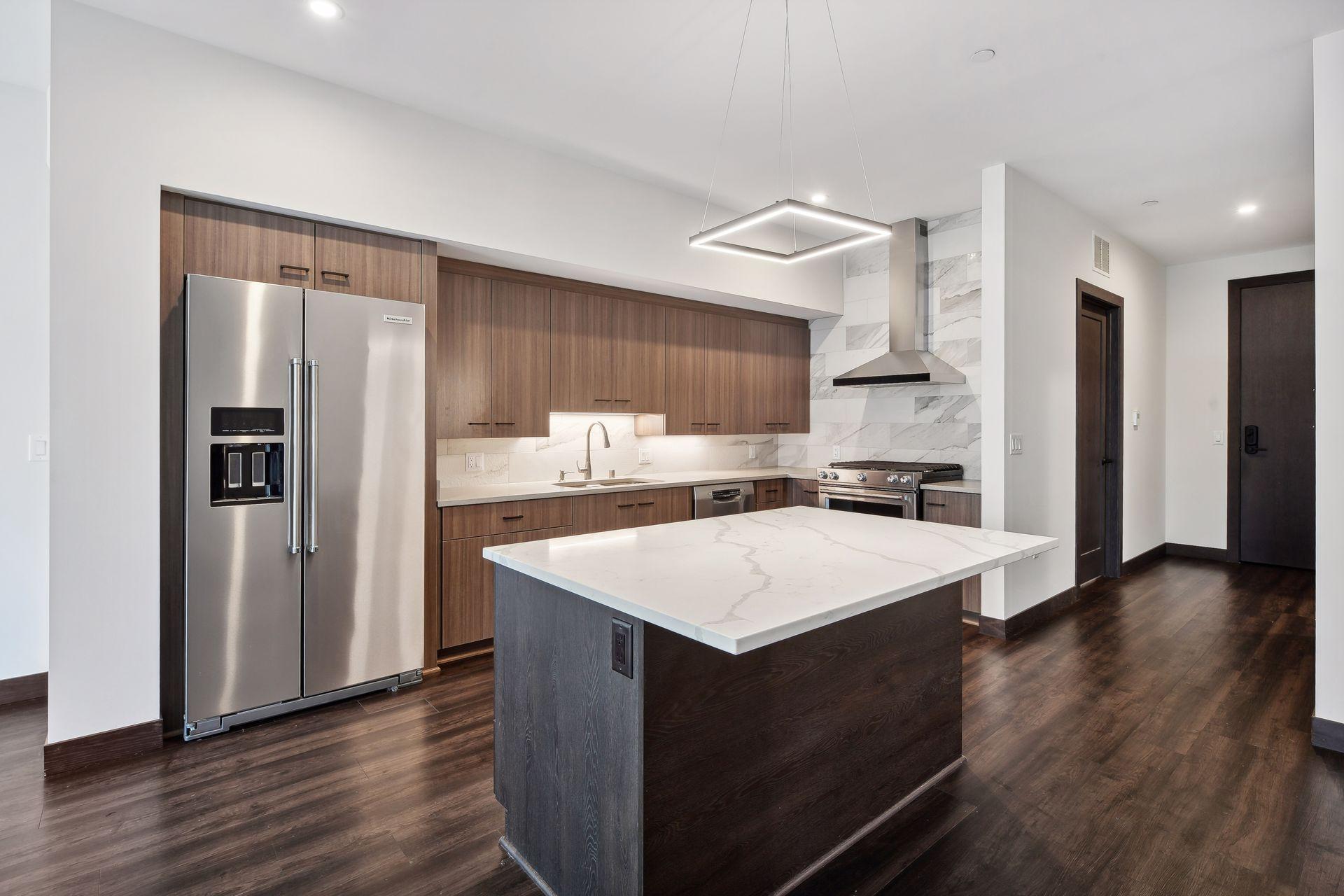 253 Lake Street E Unit: 204