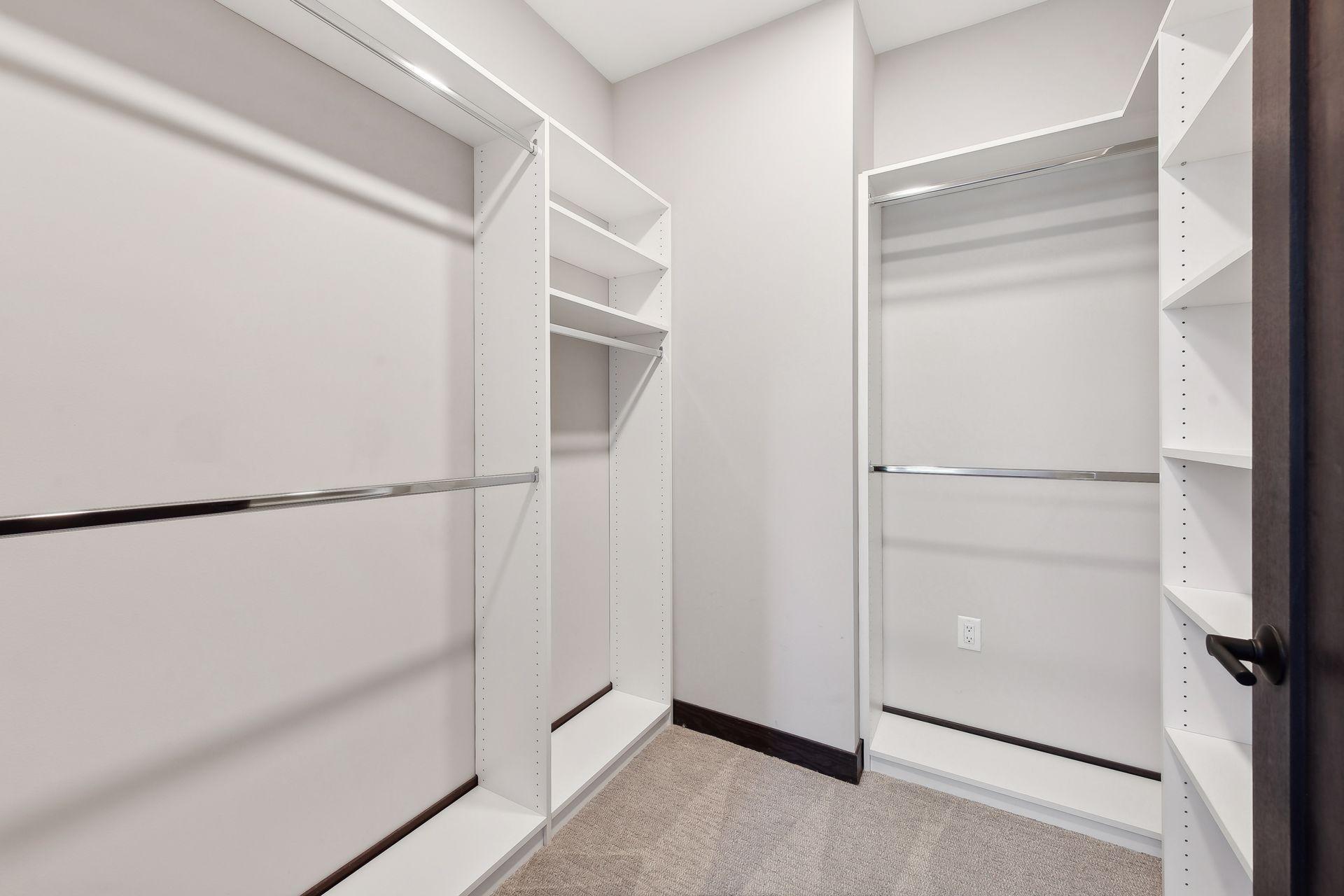 253 Lake Street E Unit: 204