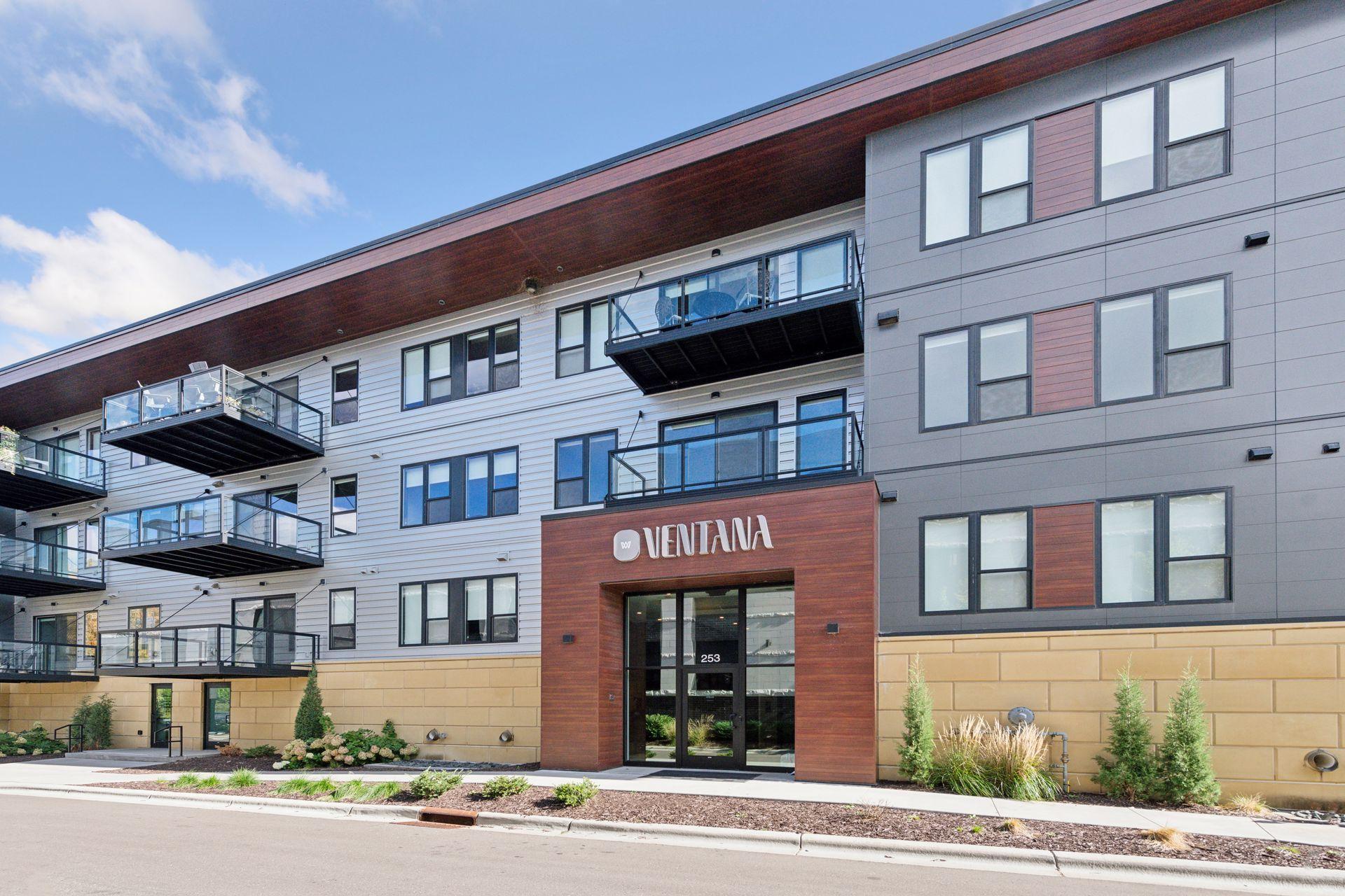 253 Lake Street E Unit: 204