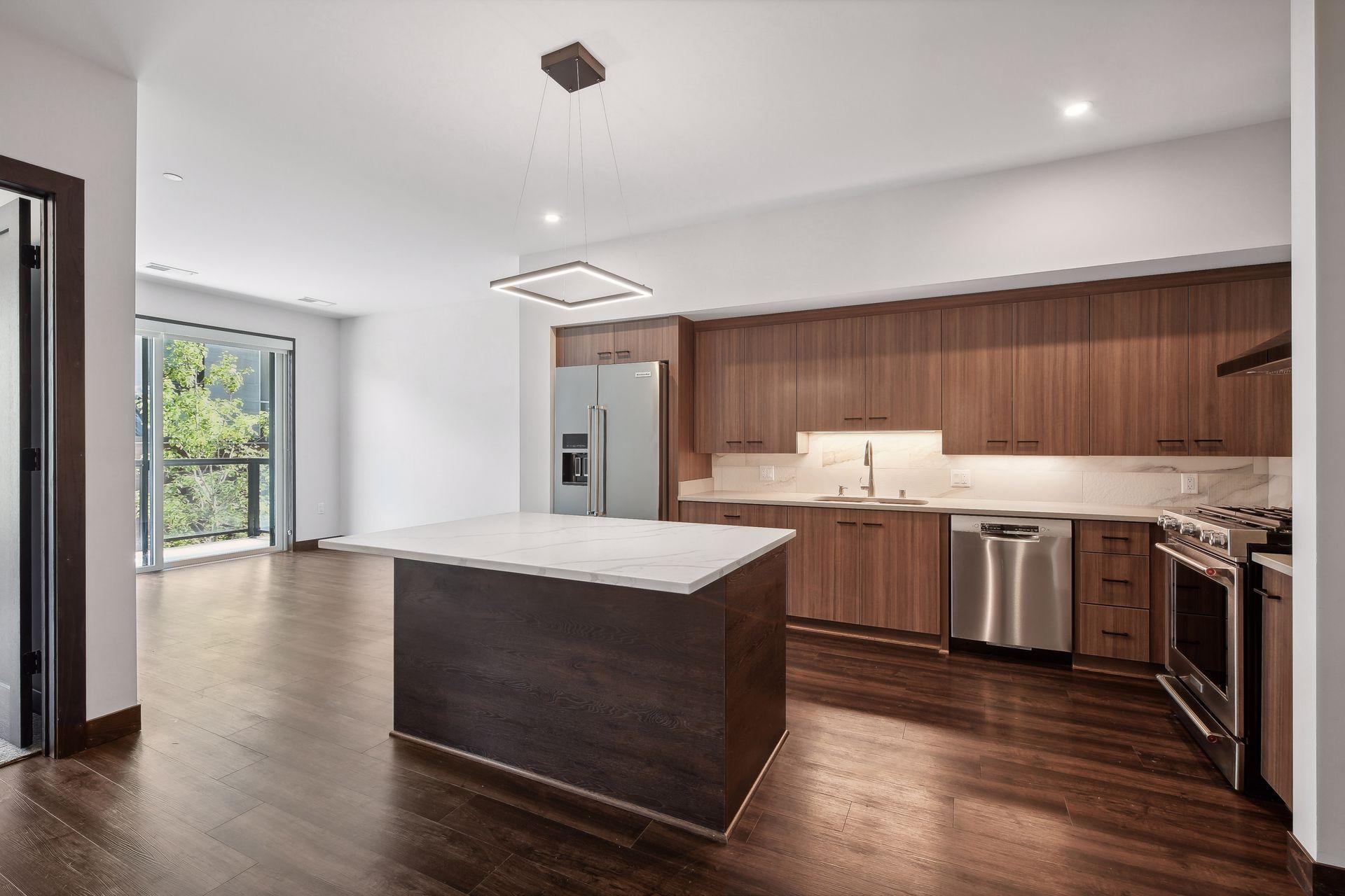 253 Lake Street E Unit: 204