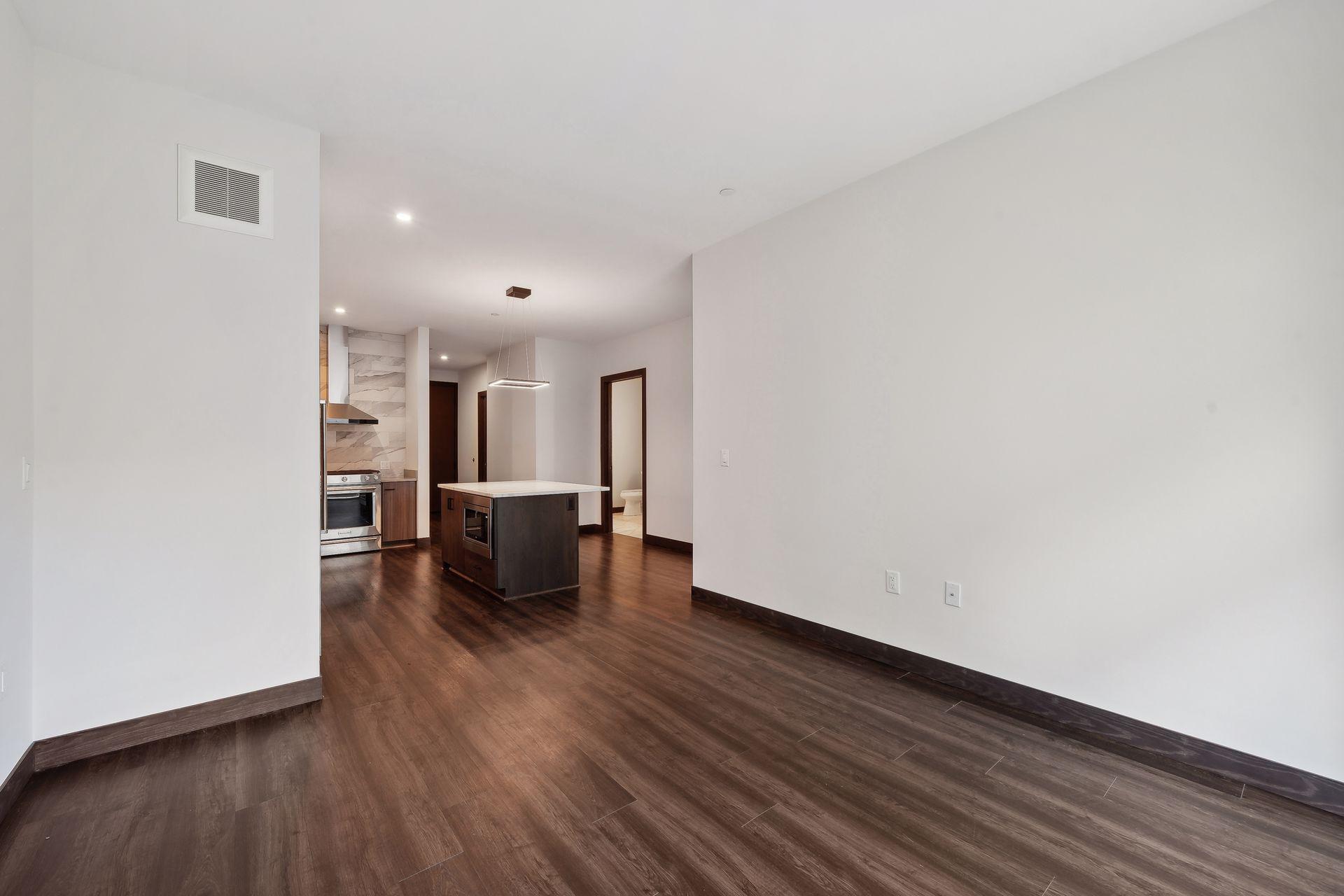 253 Lake Street E Unit: 204