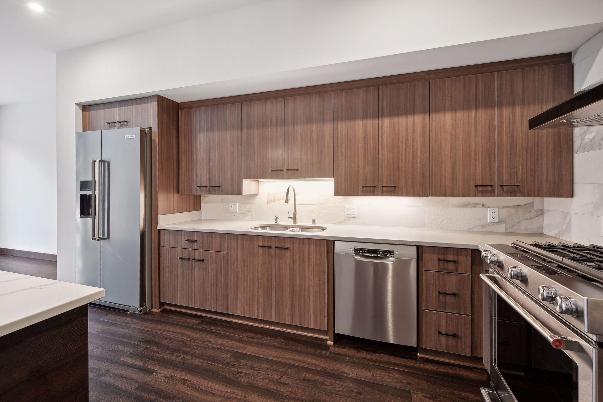 253 Lake Street E Unit: 204