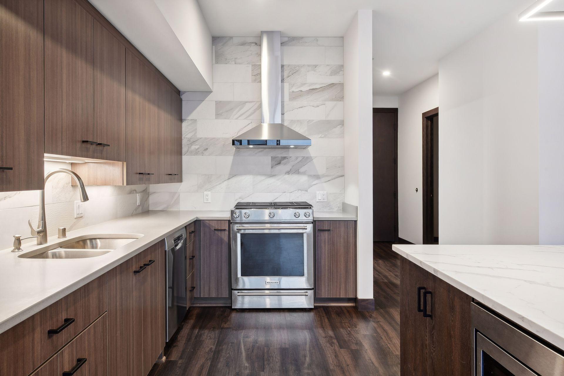 253 Lake Street E Unit: 204