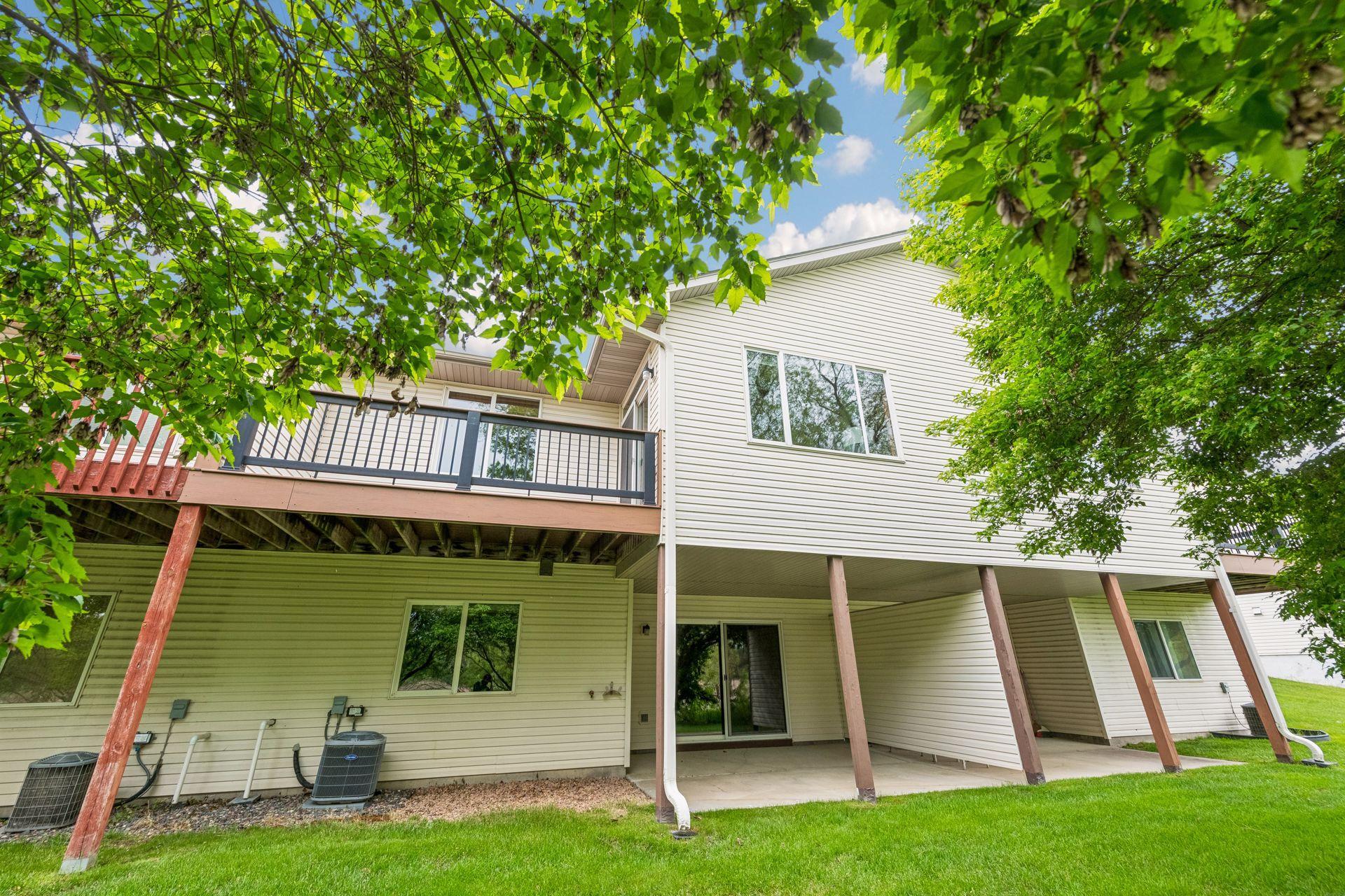 464 Meadow Lane