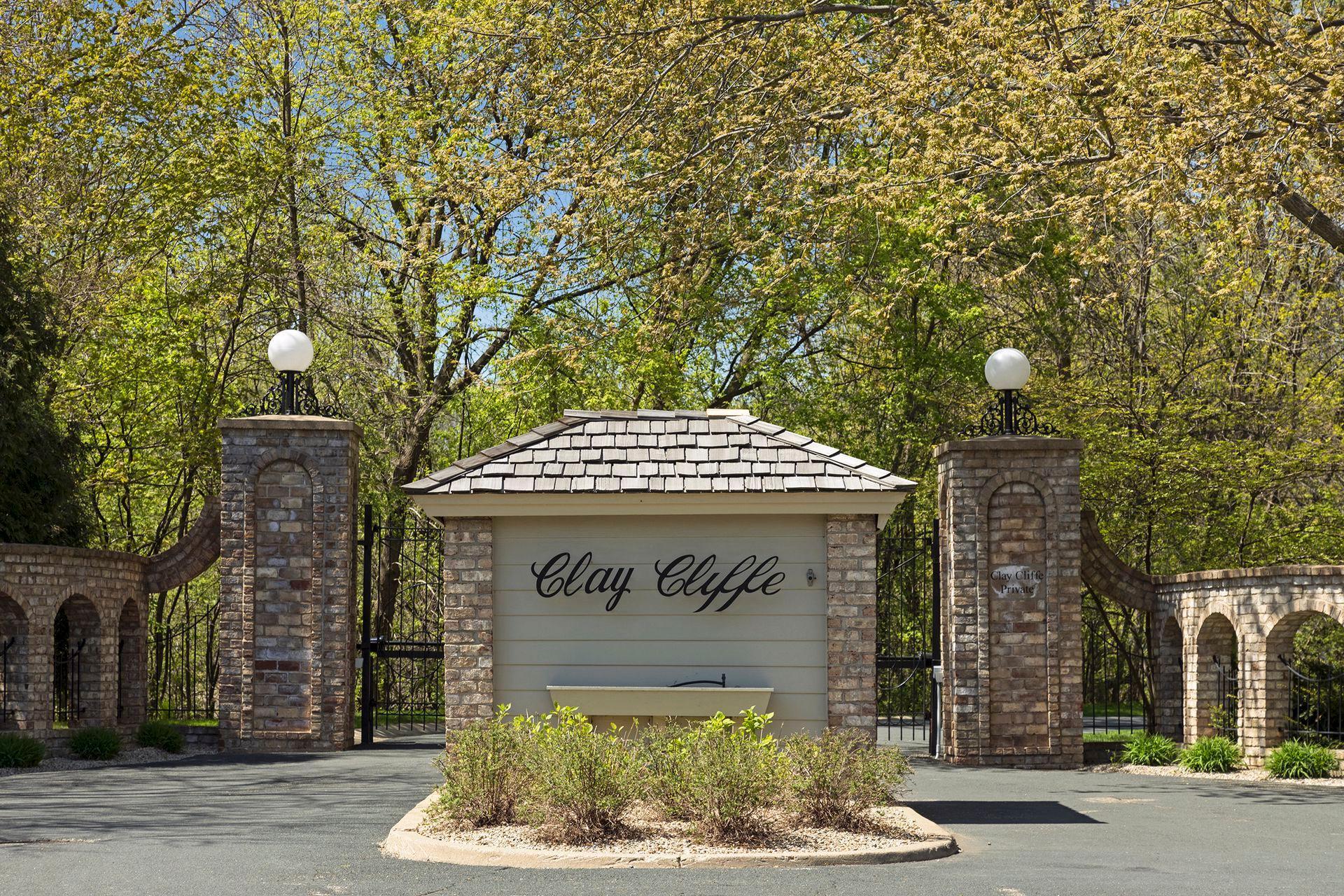 45 Clay Cliffe Drive