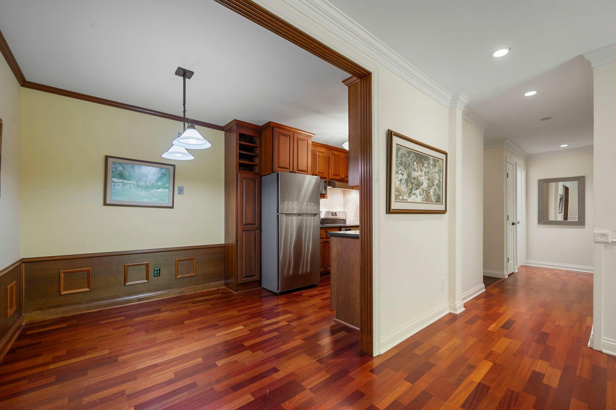 205 barry Unit: 117