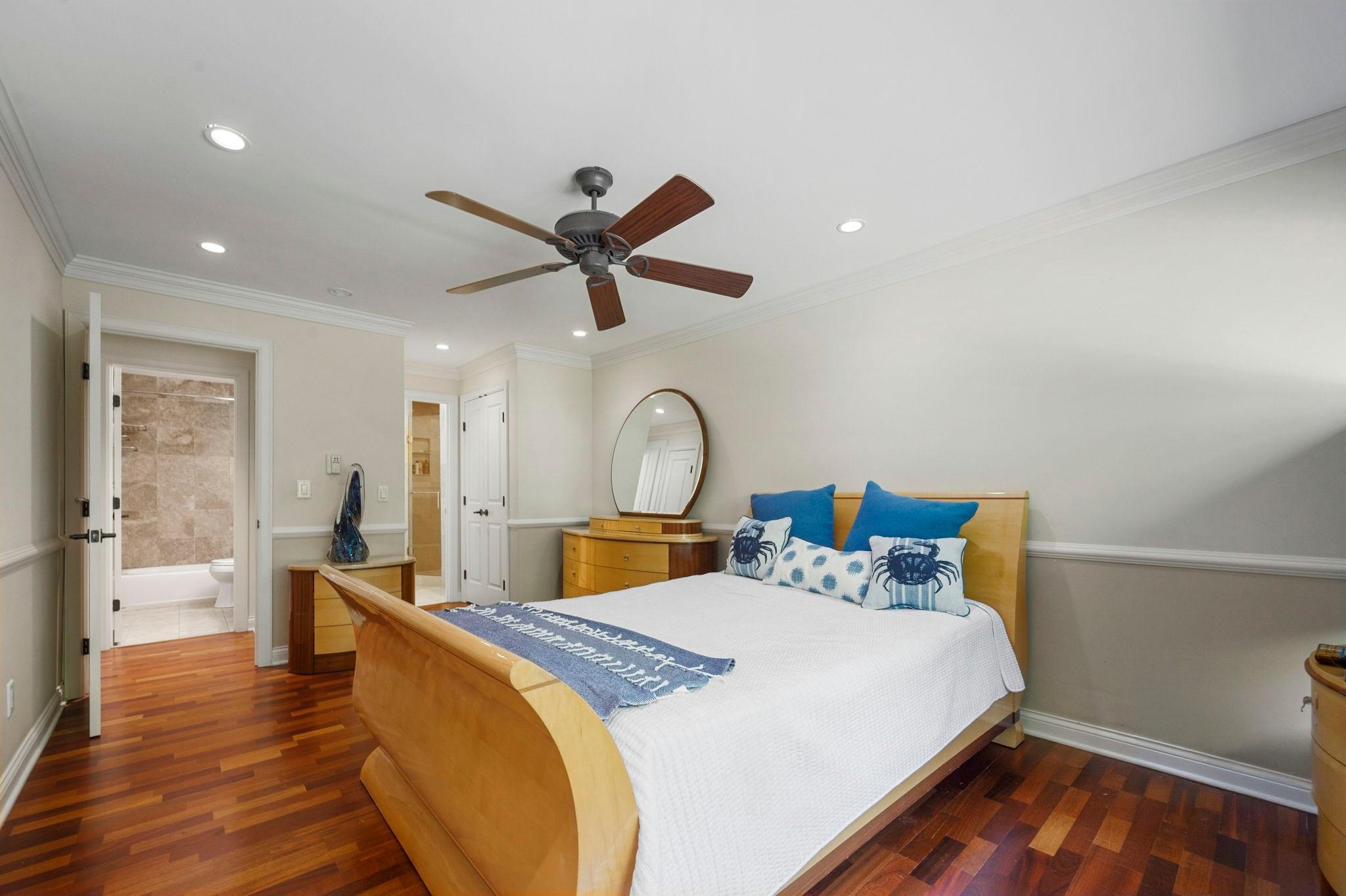 205 barry Unit: 117