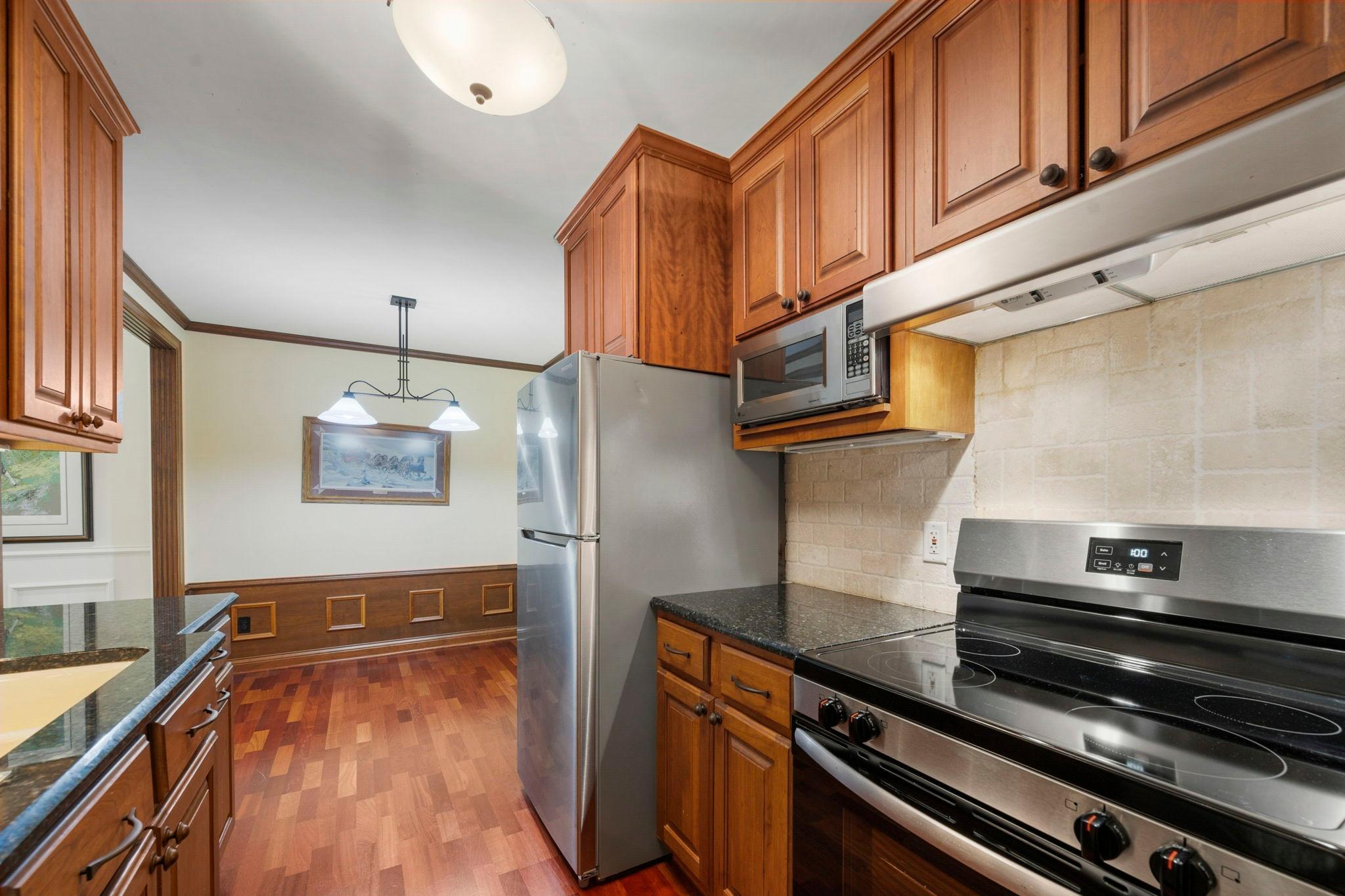 205 barry Unit: 117