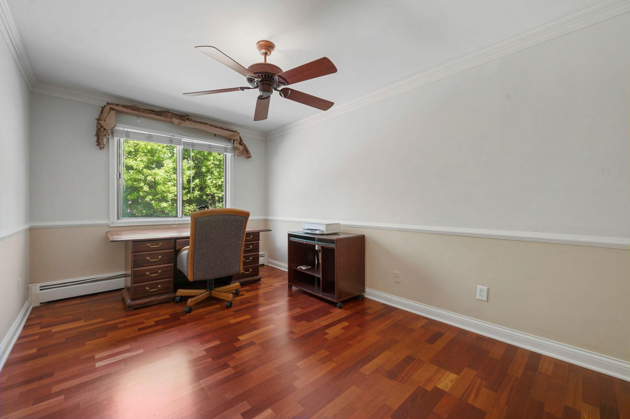205 barry Unit: 117