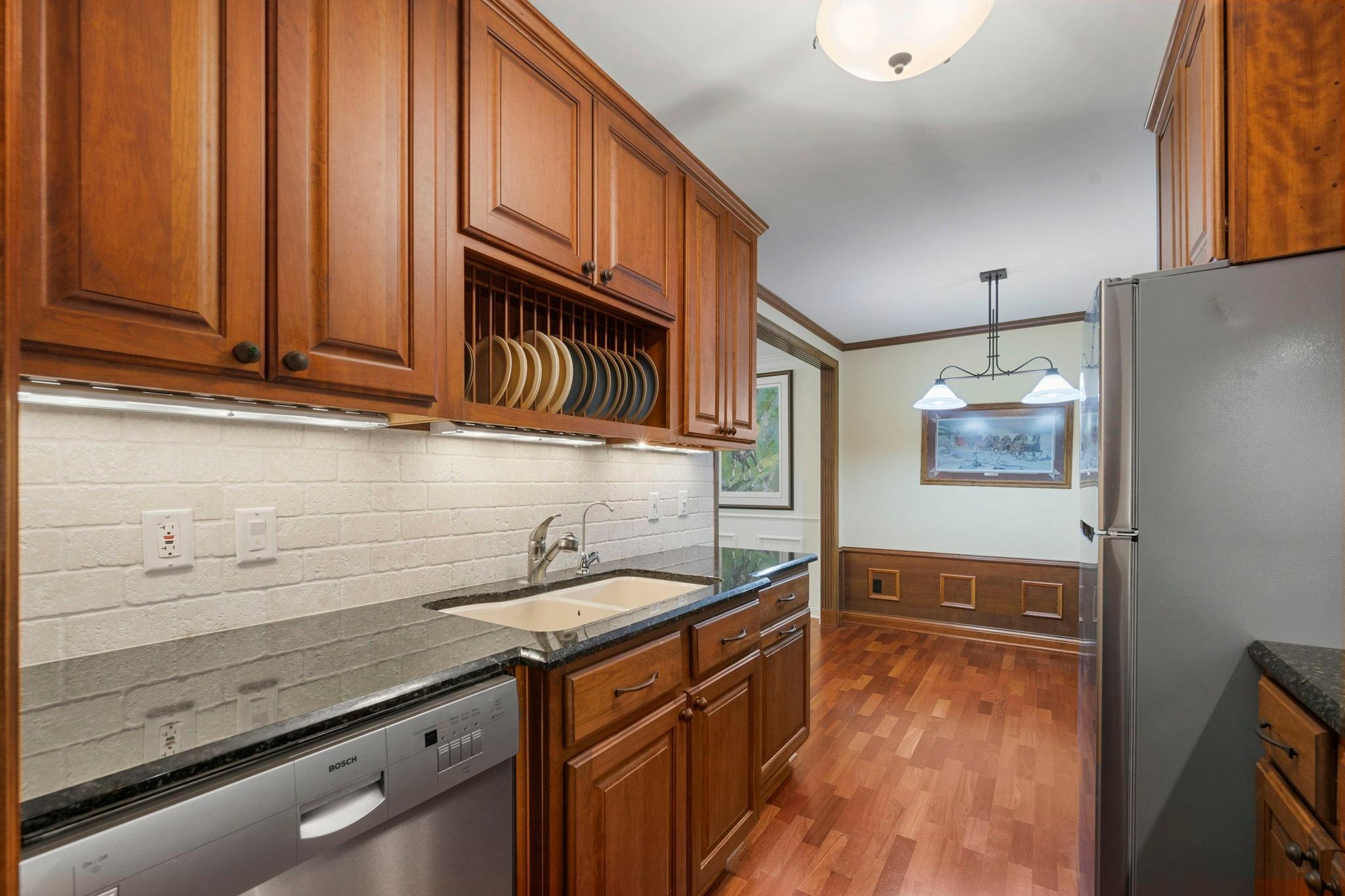 205 barry Unit: 117