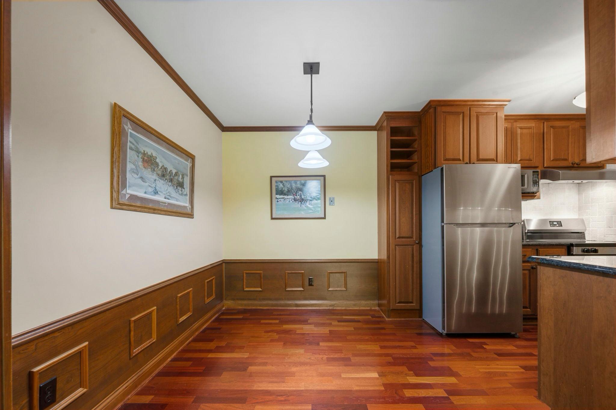 205 barry Unit: 117