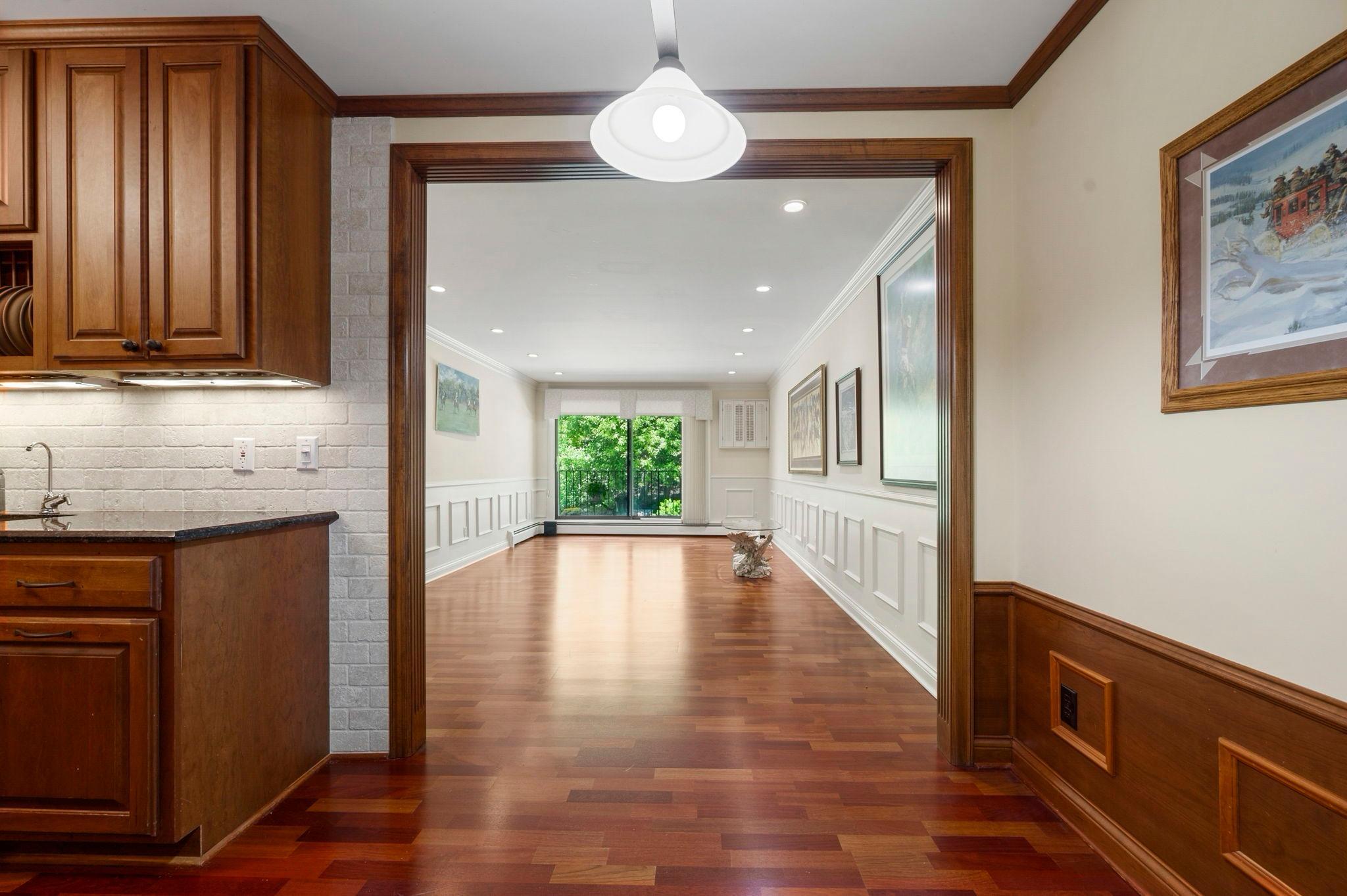 205 barry Unit: 117