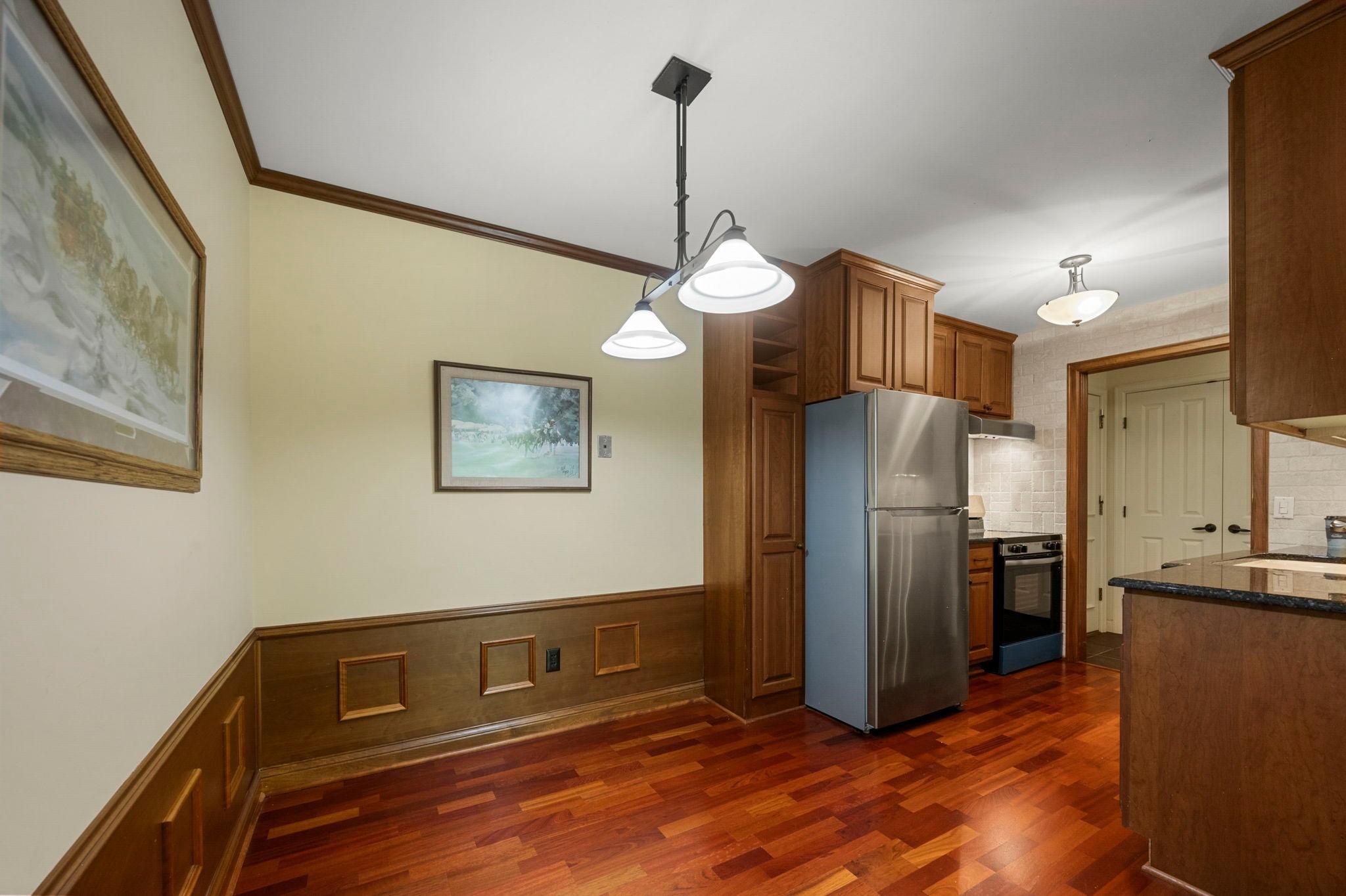 205 barry Unit: 117