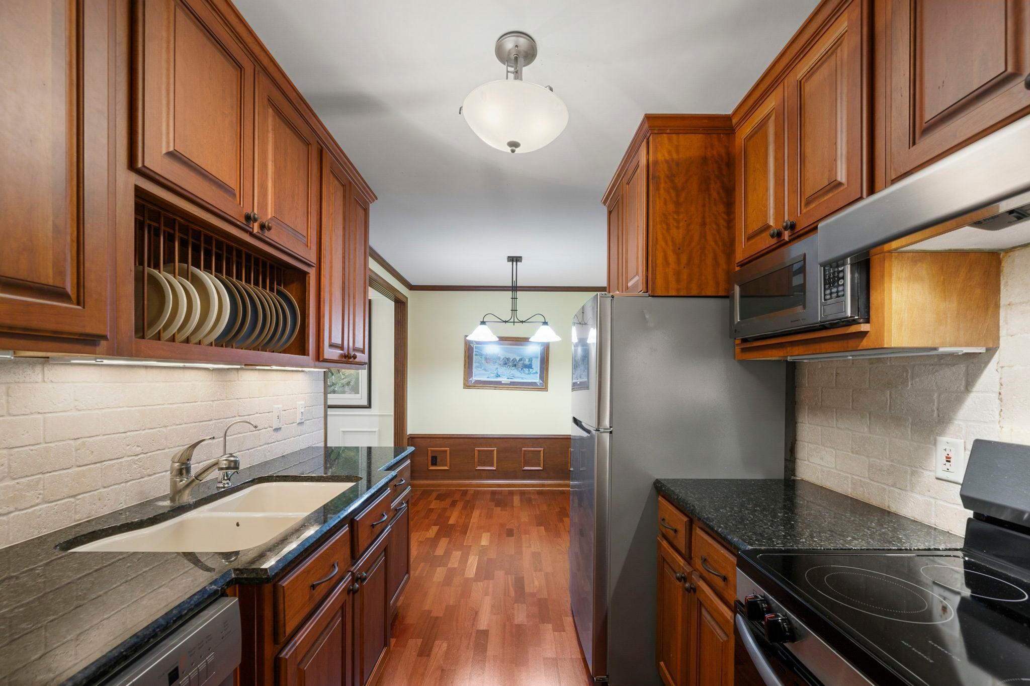 205 barry Unit: 117