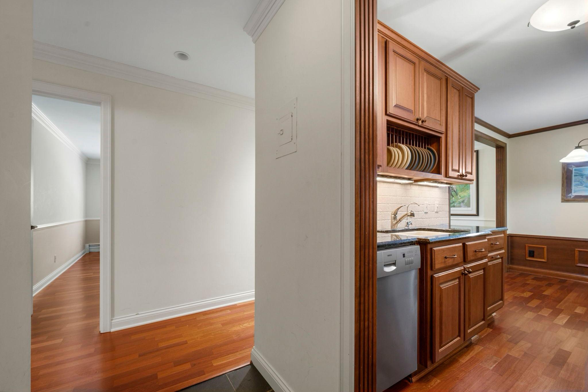 205 barry Unit: 117