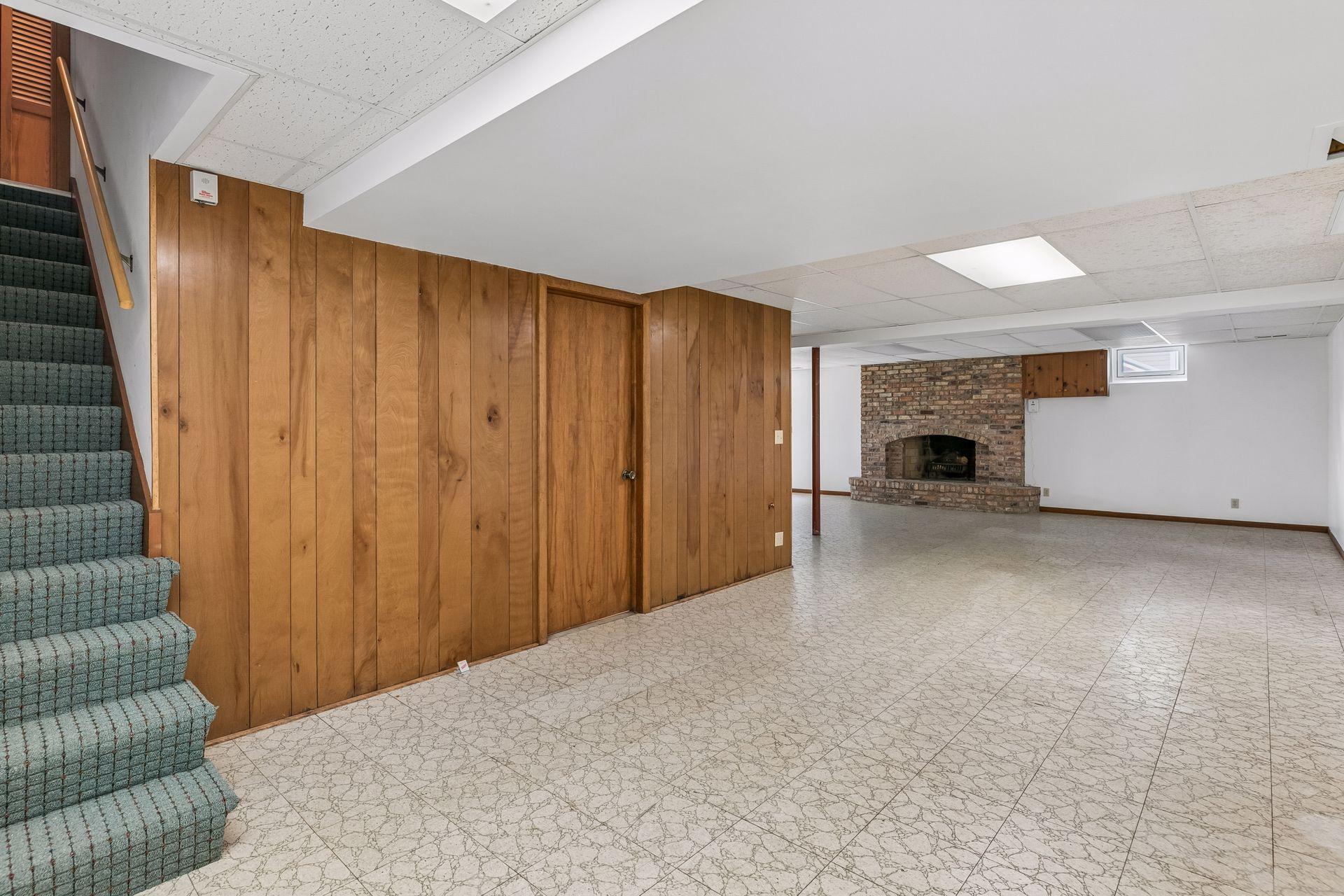3931 Huntingdon Drive