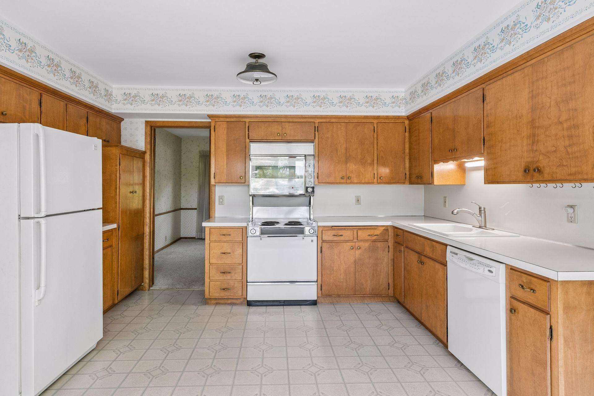 3931 Huntingdon Drive