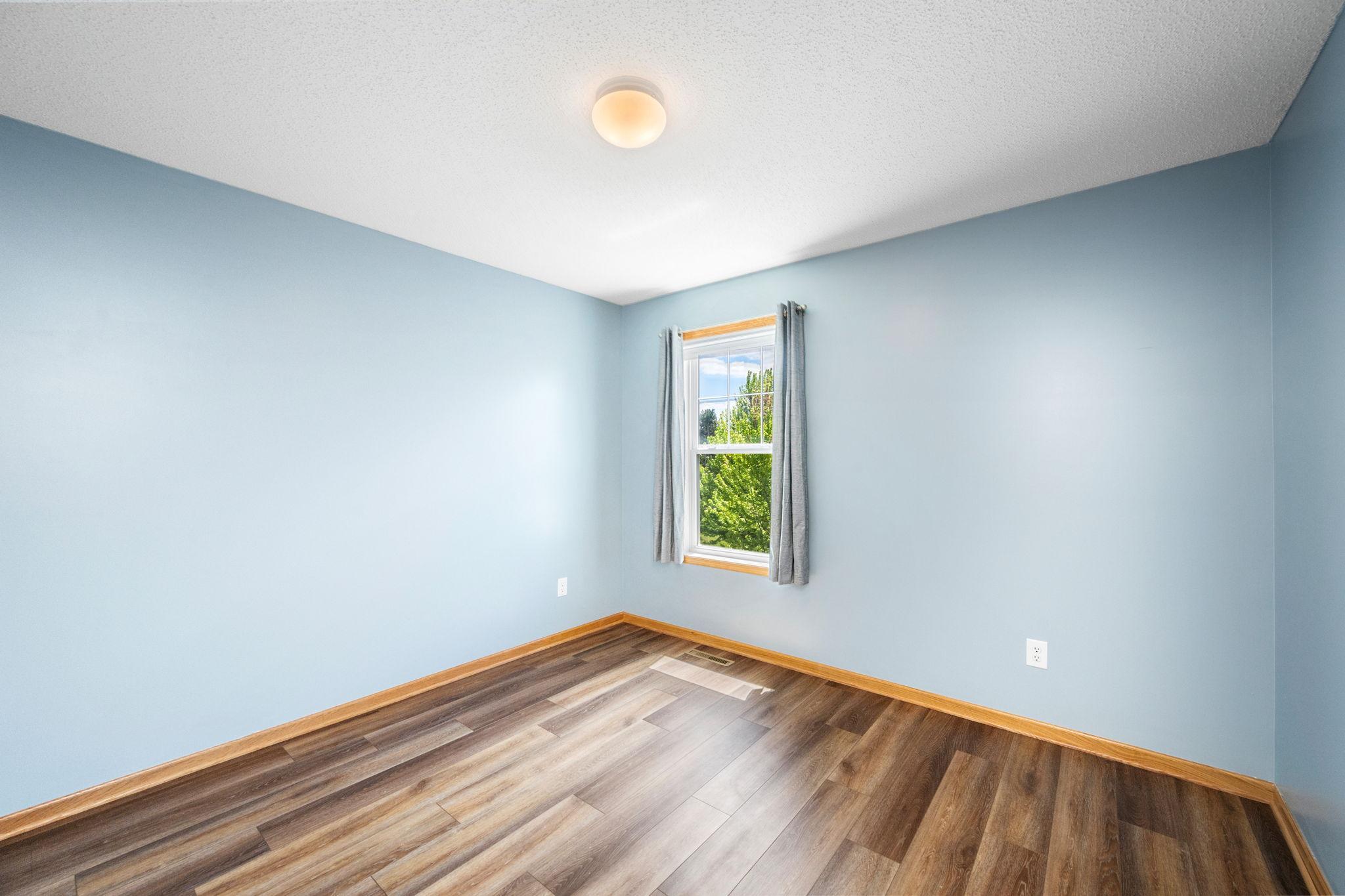 11808 Emery Village Drive N
