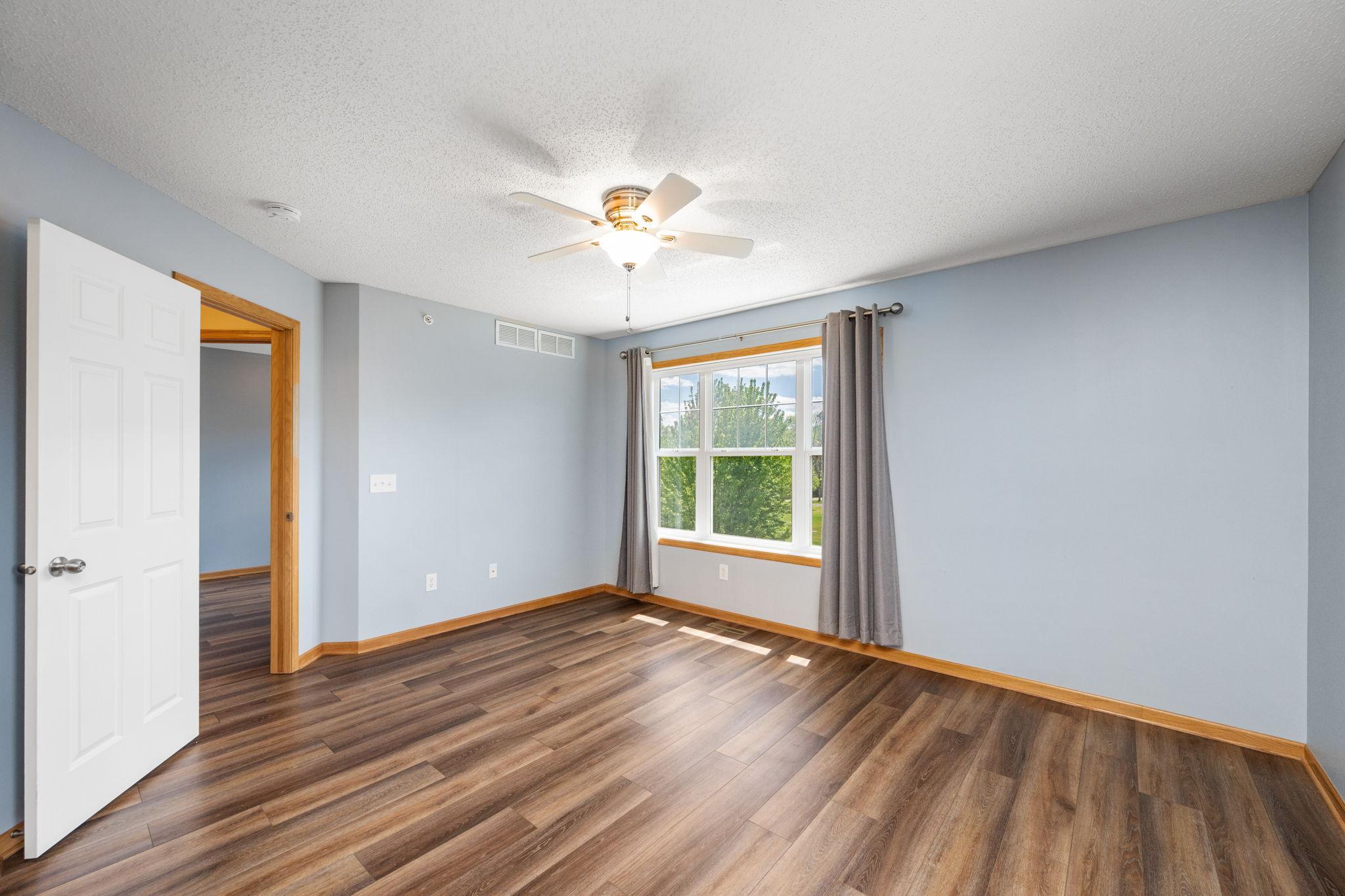 11808 Emery Village Drive N