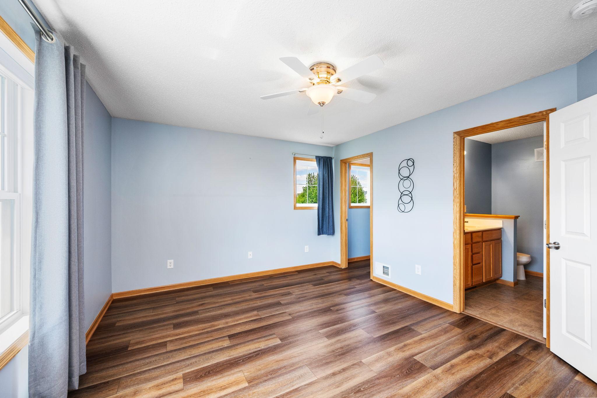 11808 Emery Village Drive N