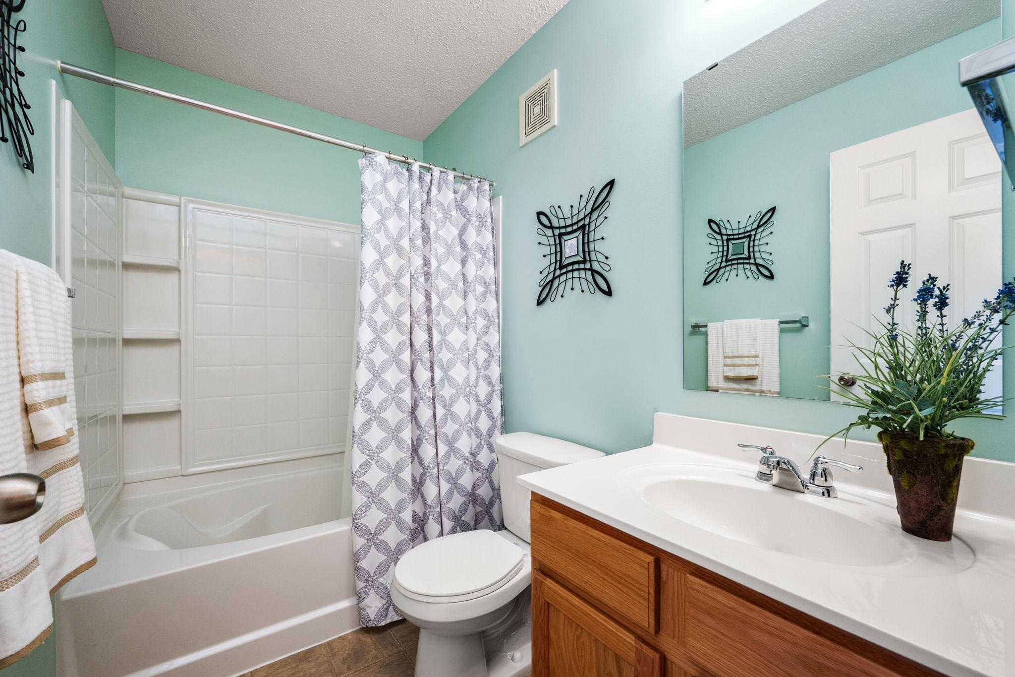 11808 Emery Village Drive N