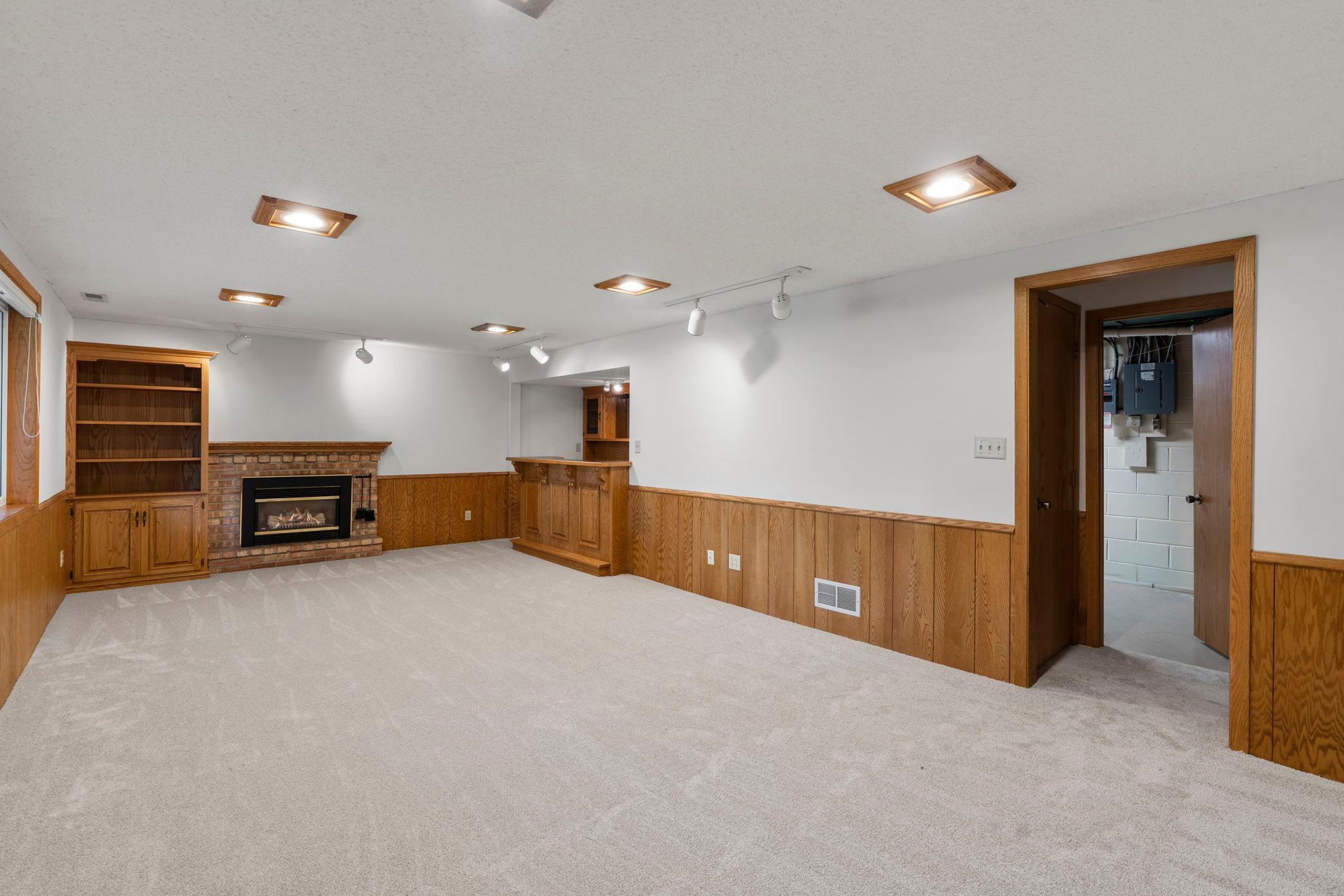 9528 Penn Circle