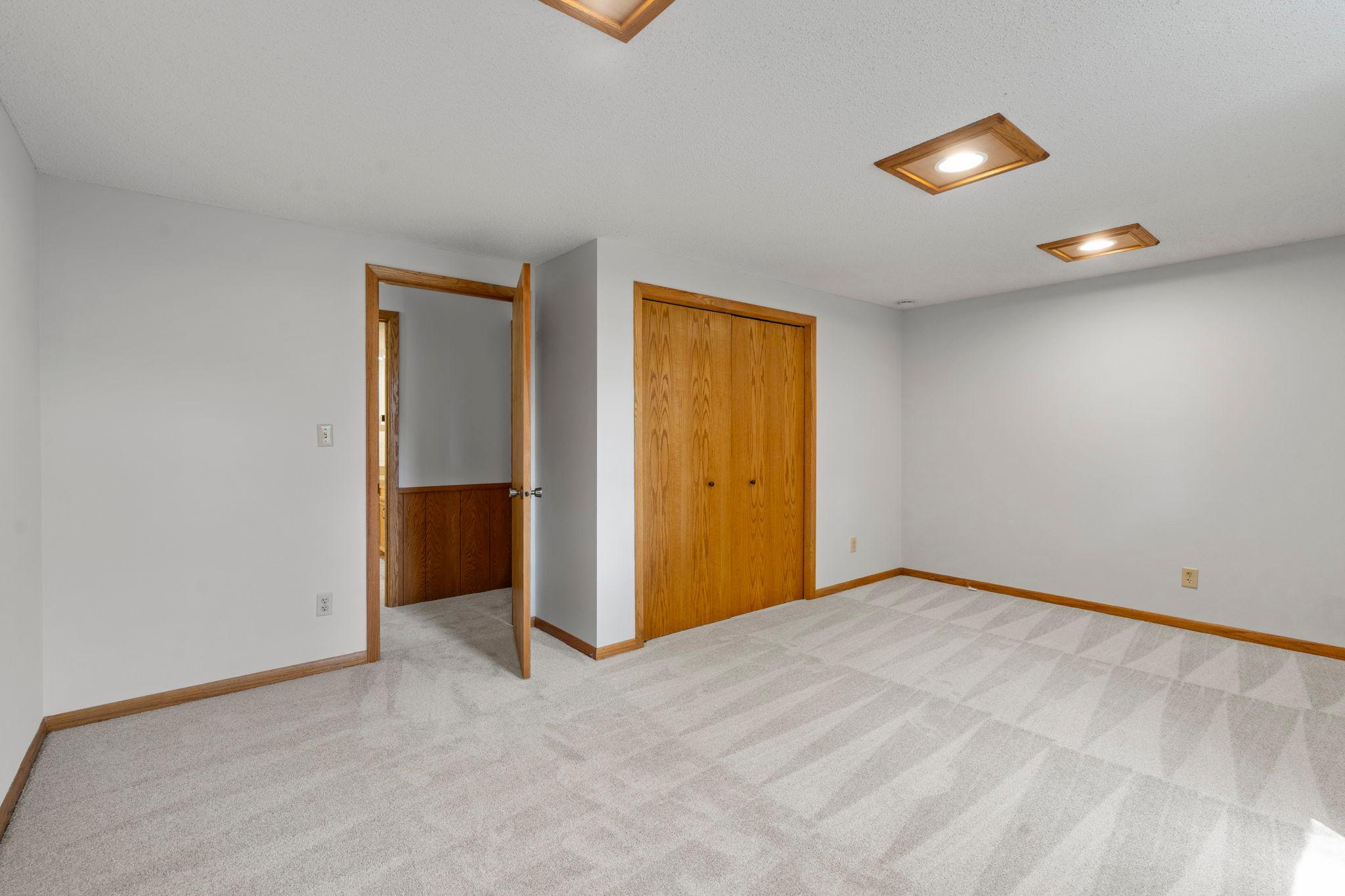9528 Penn Circle
