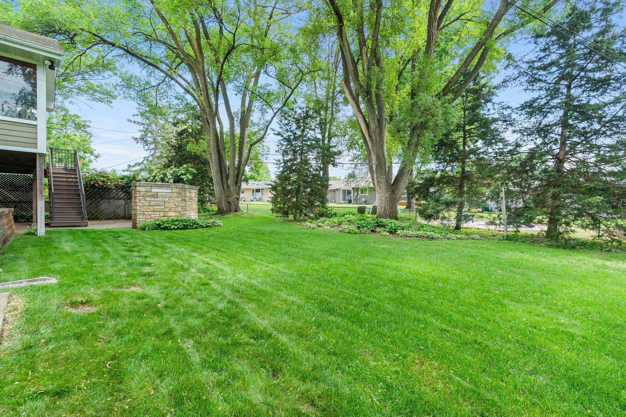 9528 Penn Circle