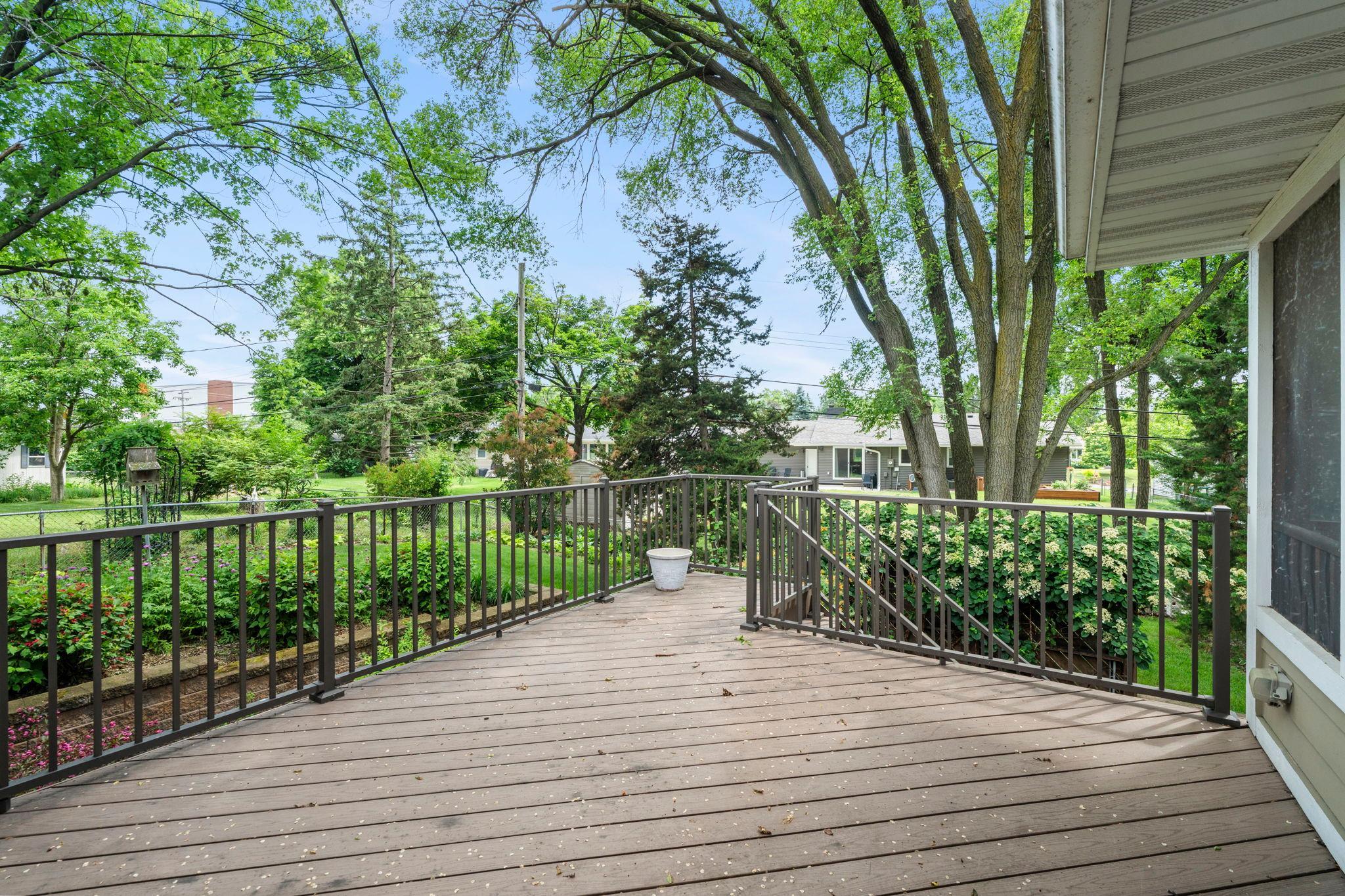 9528 Penn Circle