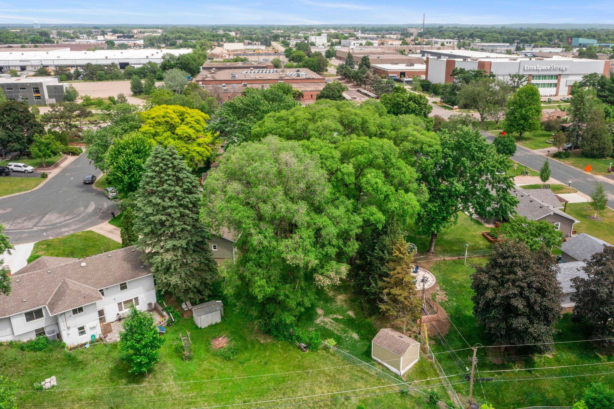 9528 Penn Circle