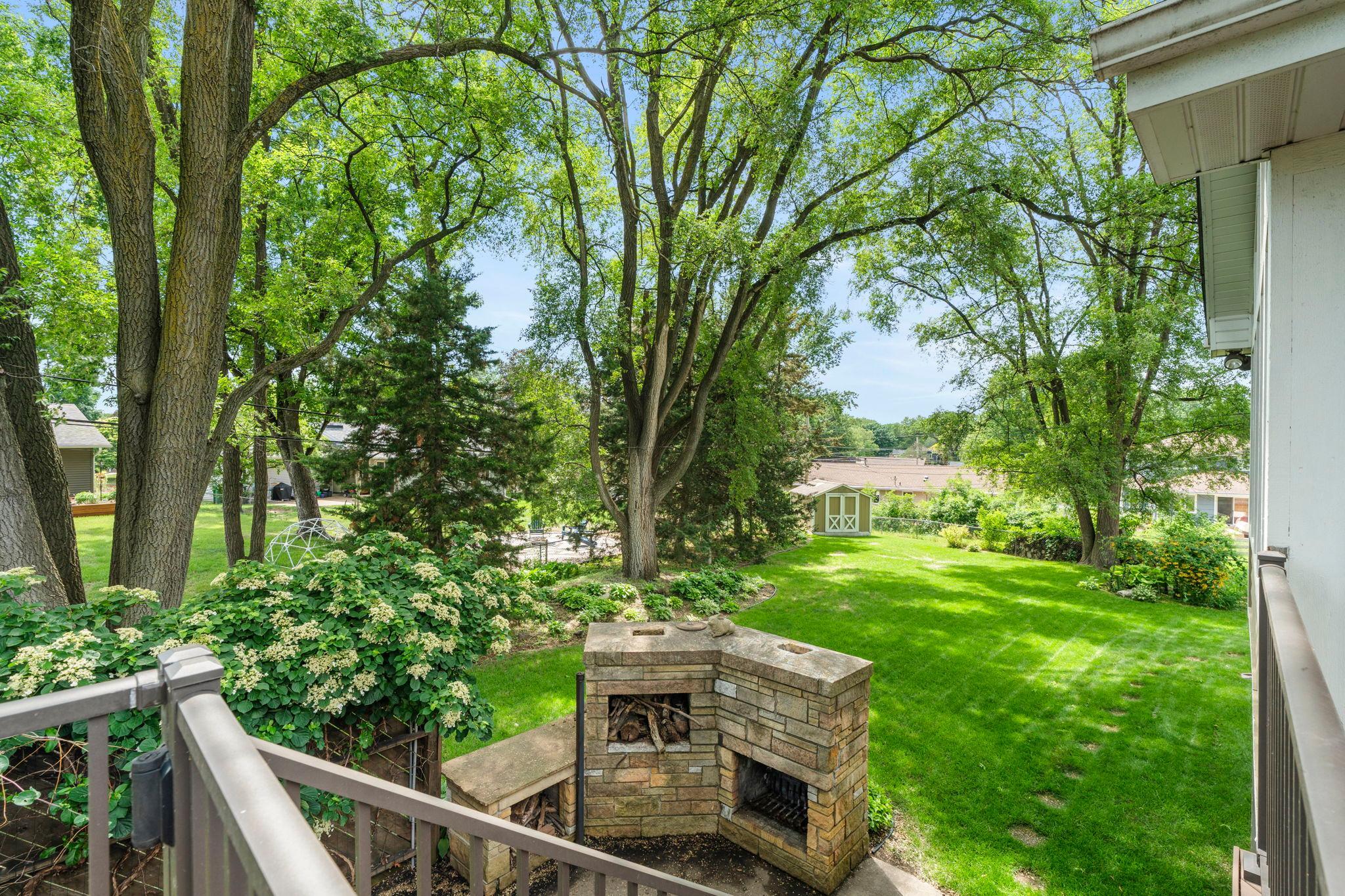 9528 Penn Circle