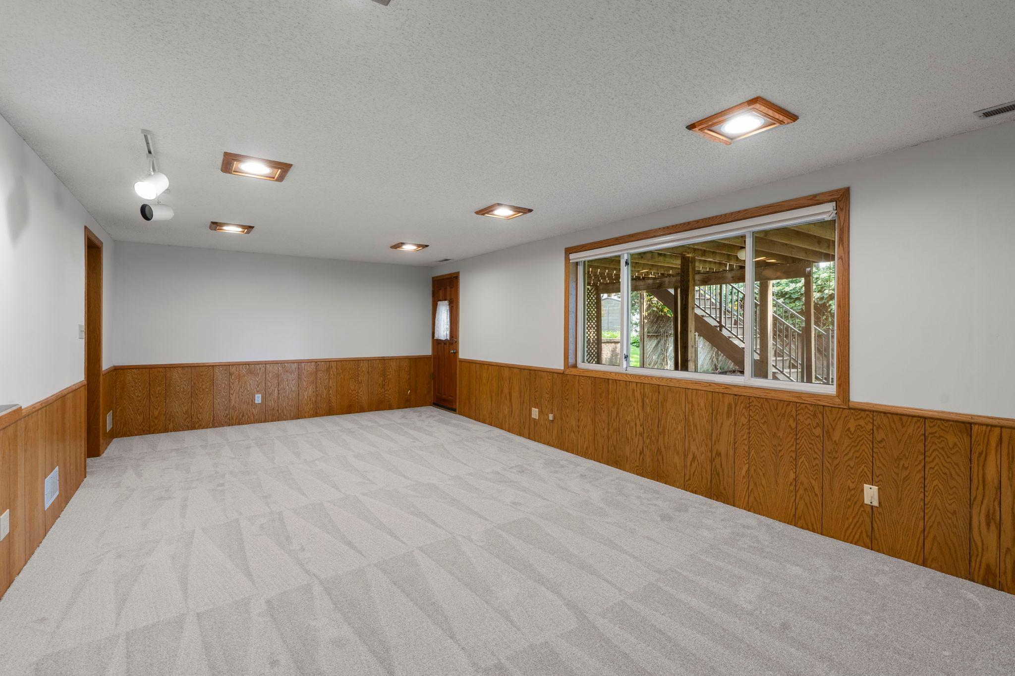 9528 Penn Circle