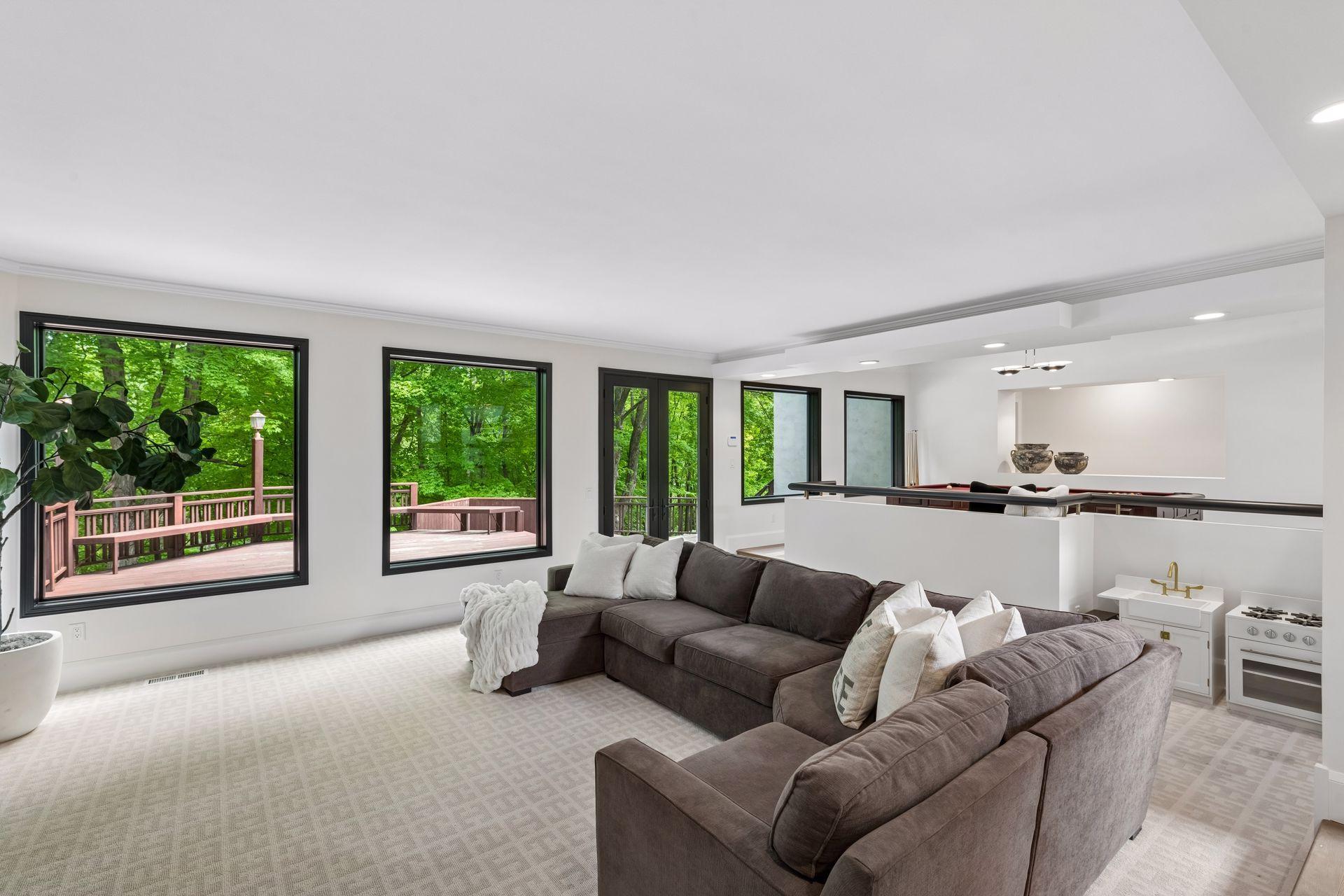 4355 Trillium Lane W
