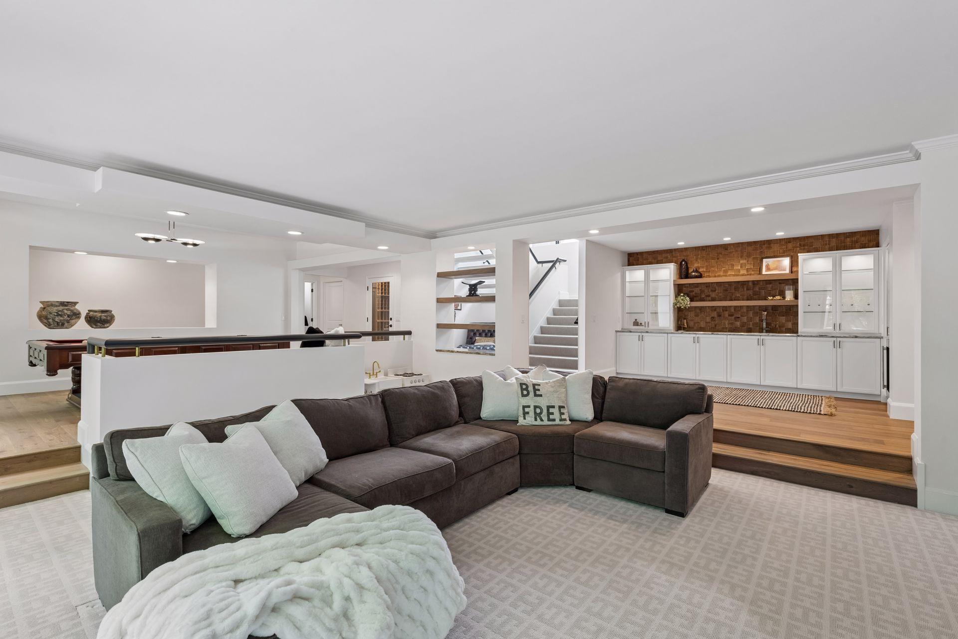 4355 Trillium Lane W