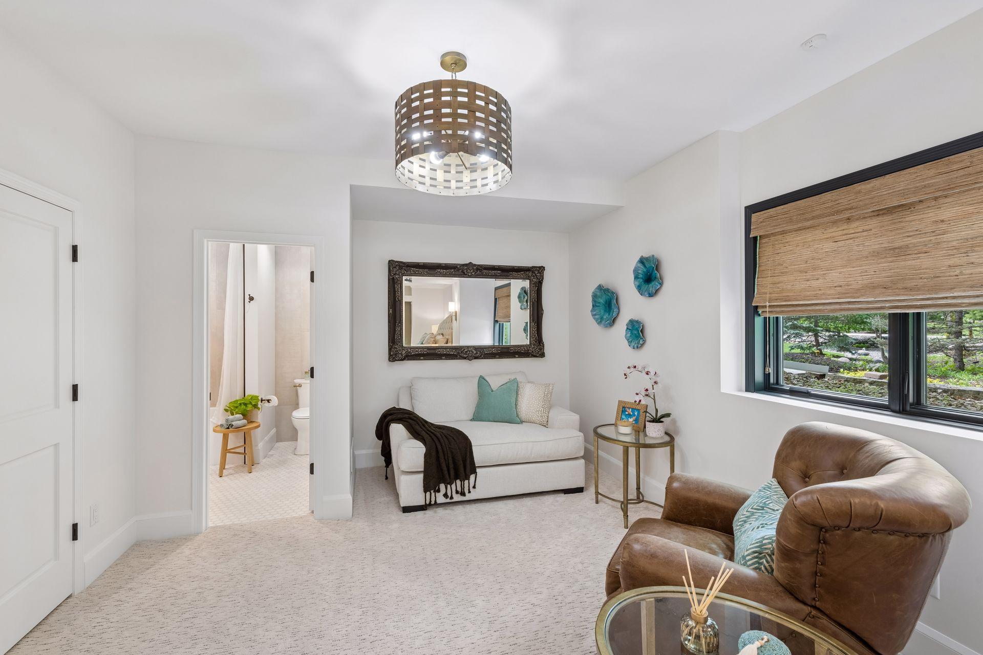 4355 Trillium Lane W