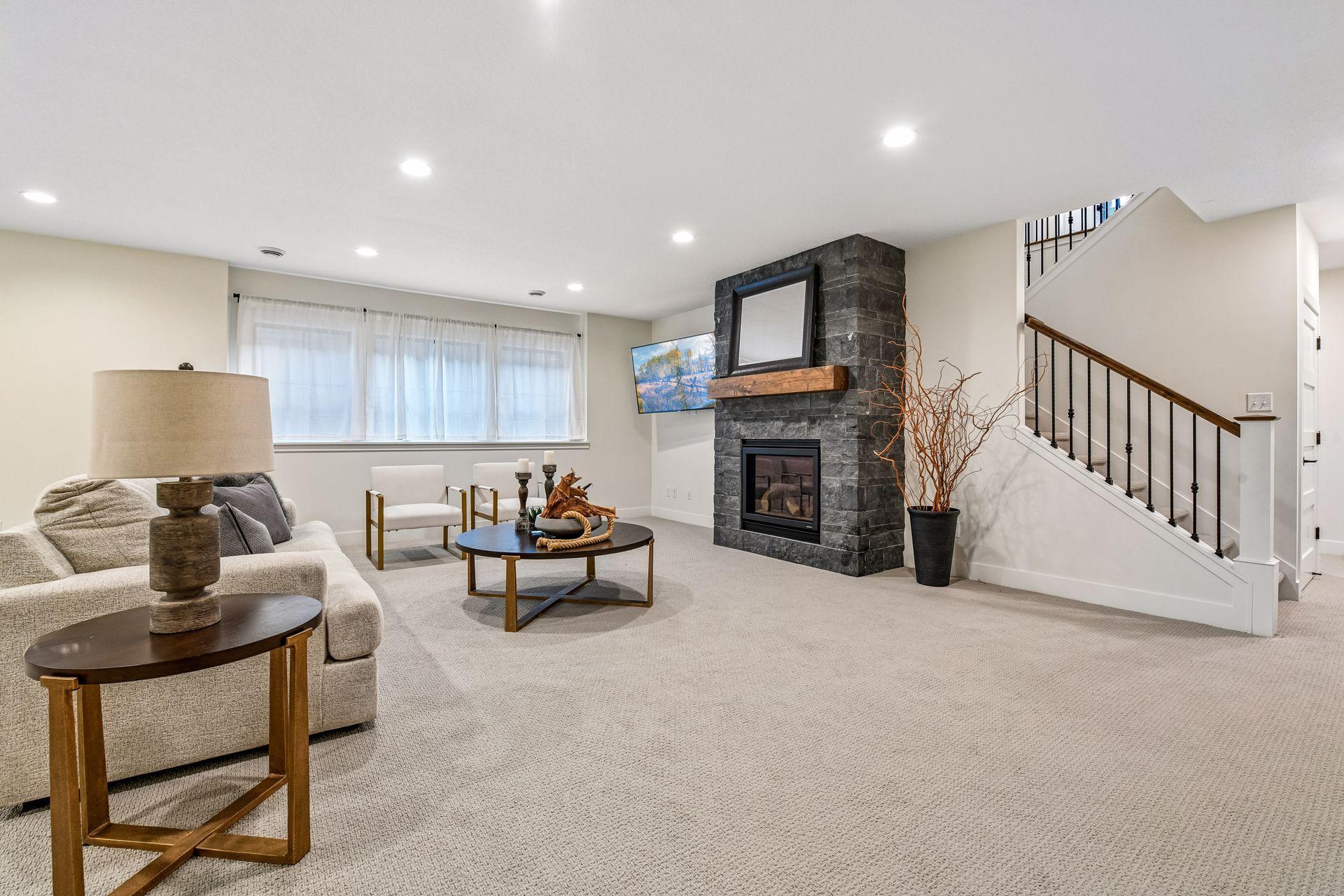 8182 Waterset Circle
